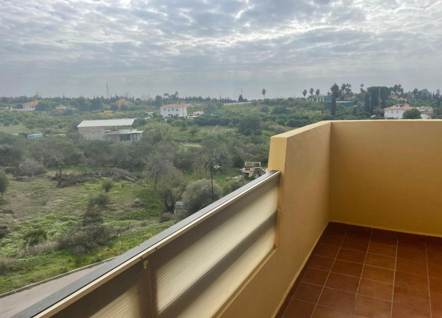 Resale - Apartment / flat - Estepona