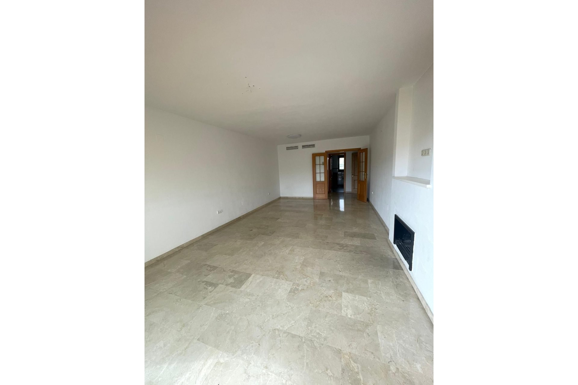 Resale - Apartment / flat - Estepona