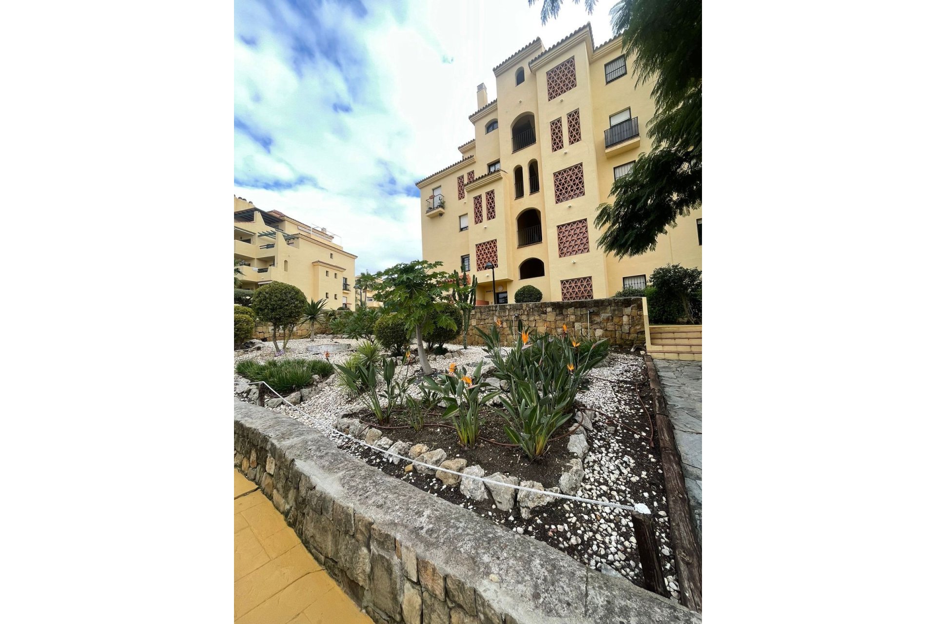 Resale - Apartment / flat - Estepona