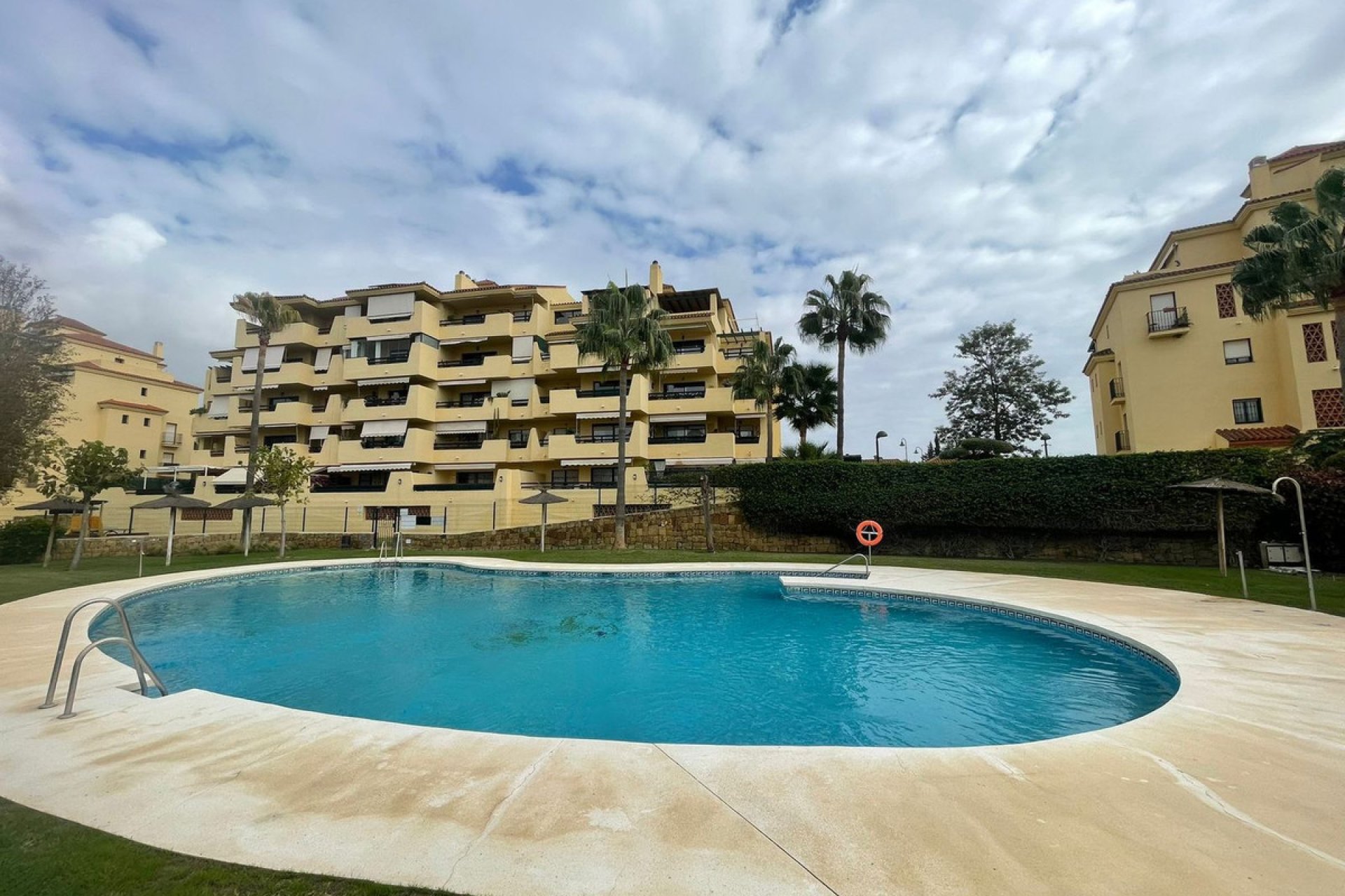 Resale - Apartment / flat - Estepona