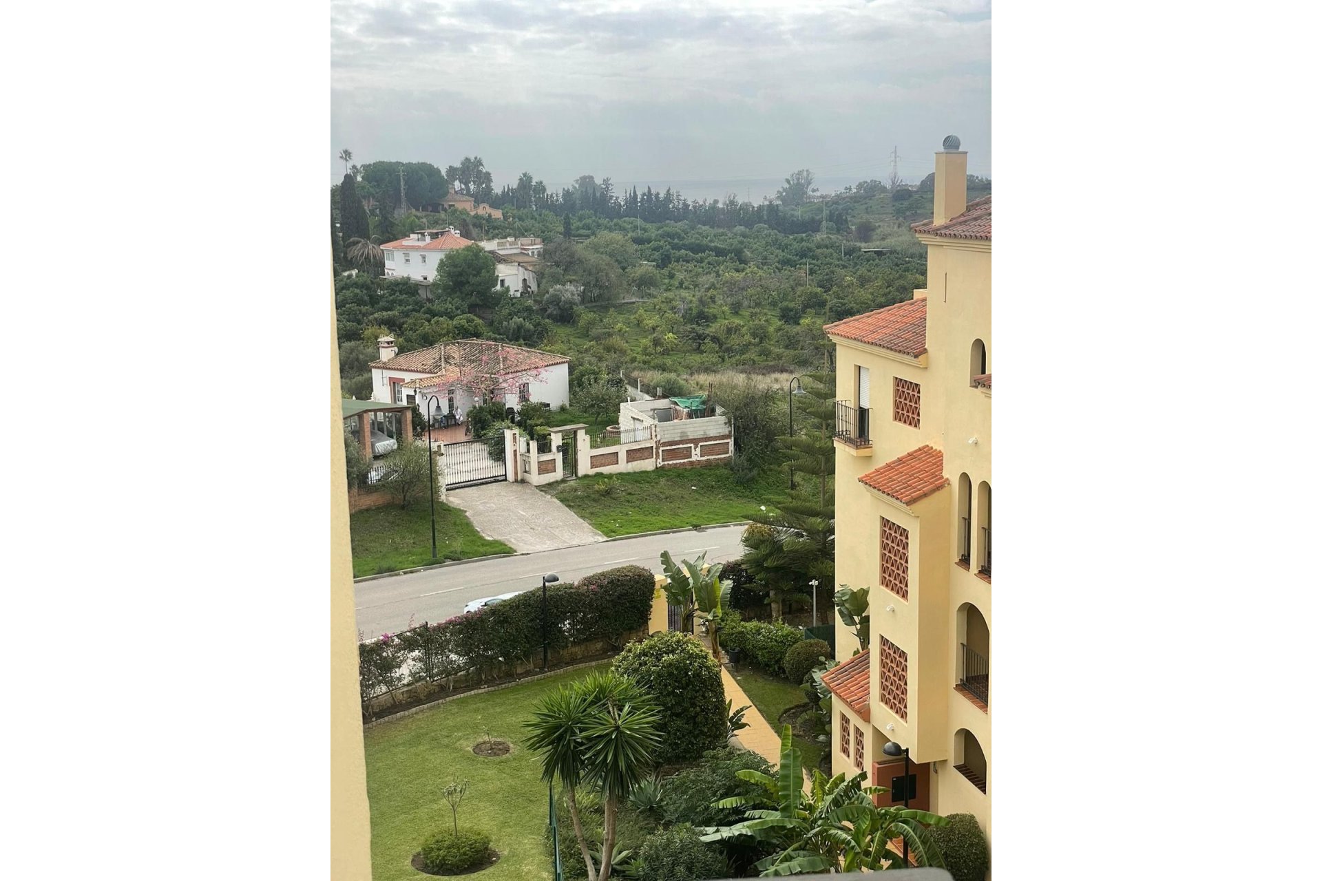 Resale - Apartment / flat - Estepona