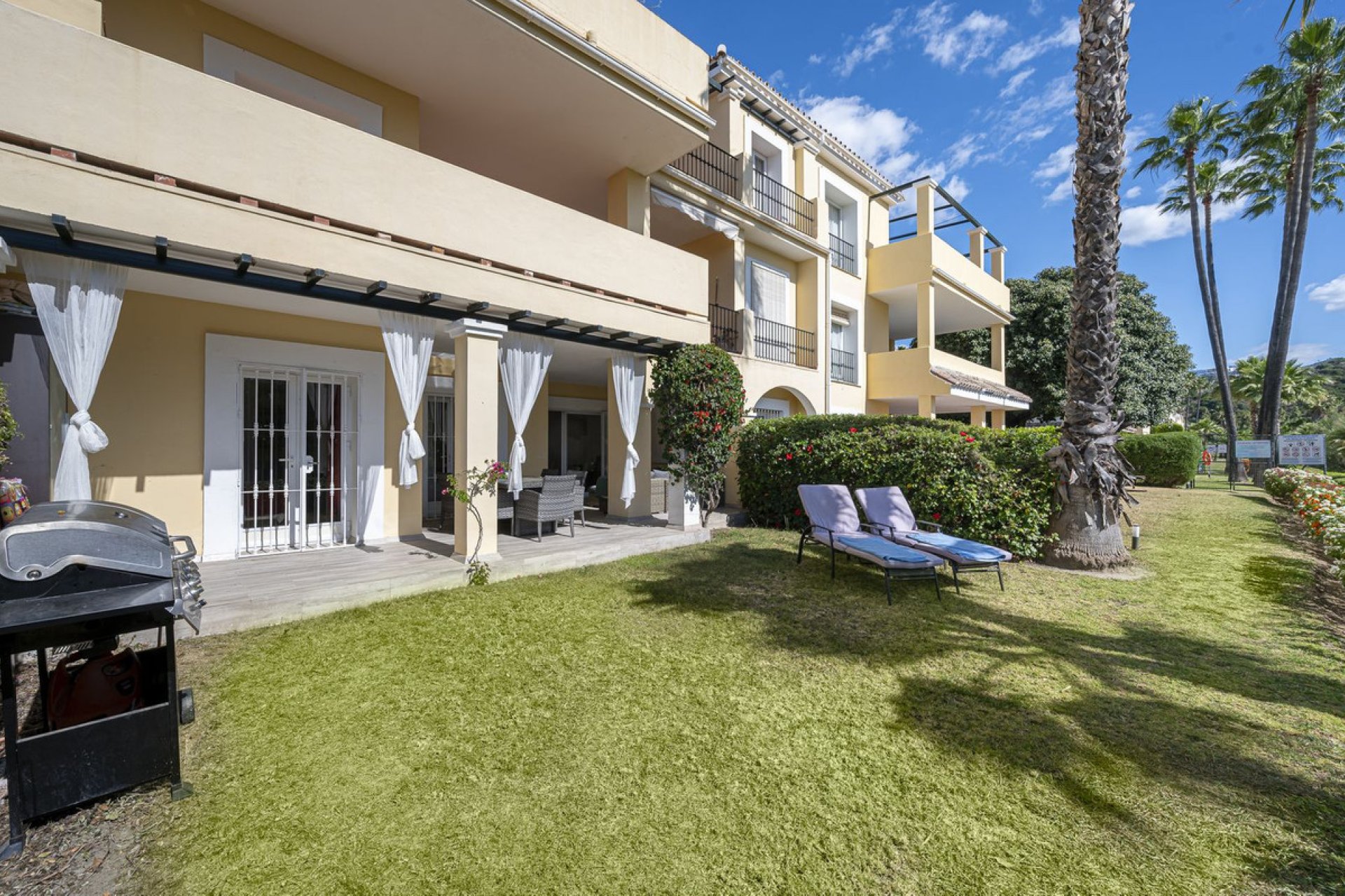 Resale - Apartment - Ground Floor Apartment - Benahavís - La Quinta