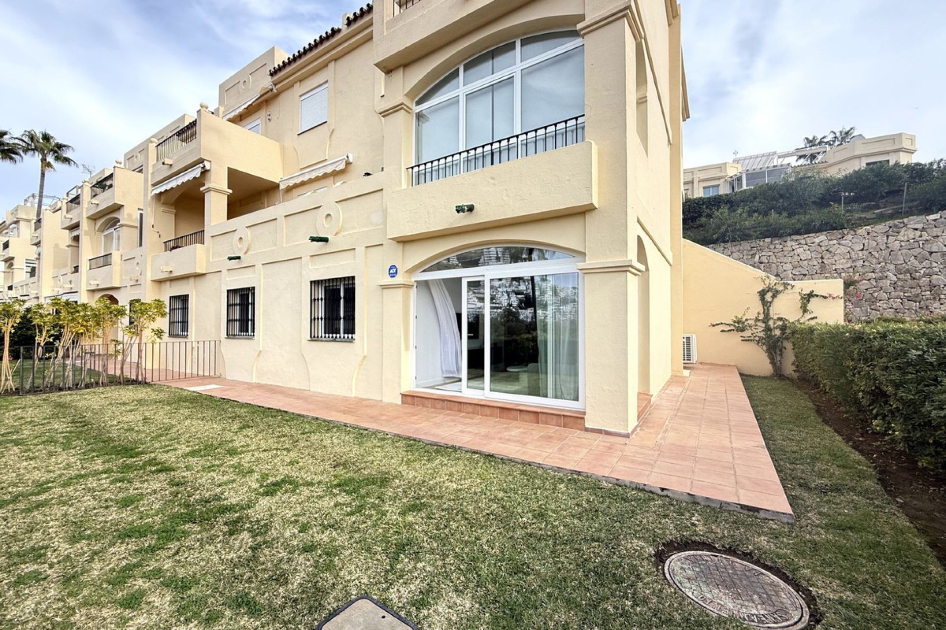 Resale - Apartment - Ground Floor Apartment - Benahavís - La Quinta