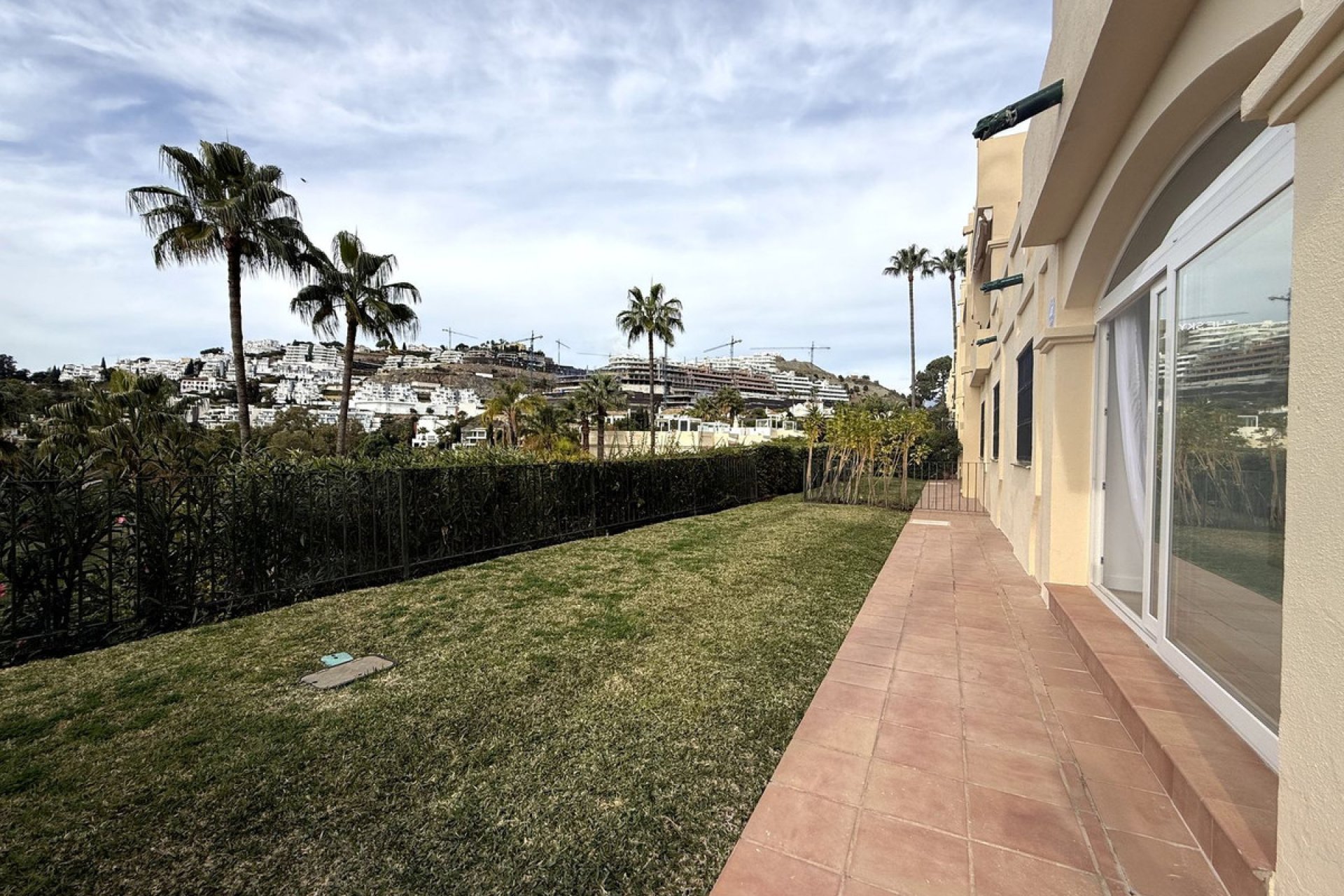 Resale - Apartment - Ground Floor Apartment - Benahavís - La Quinta