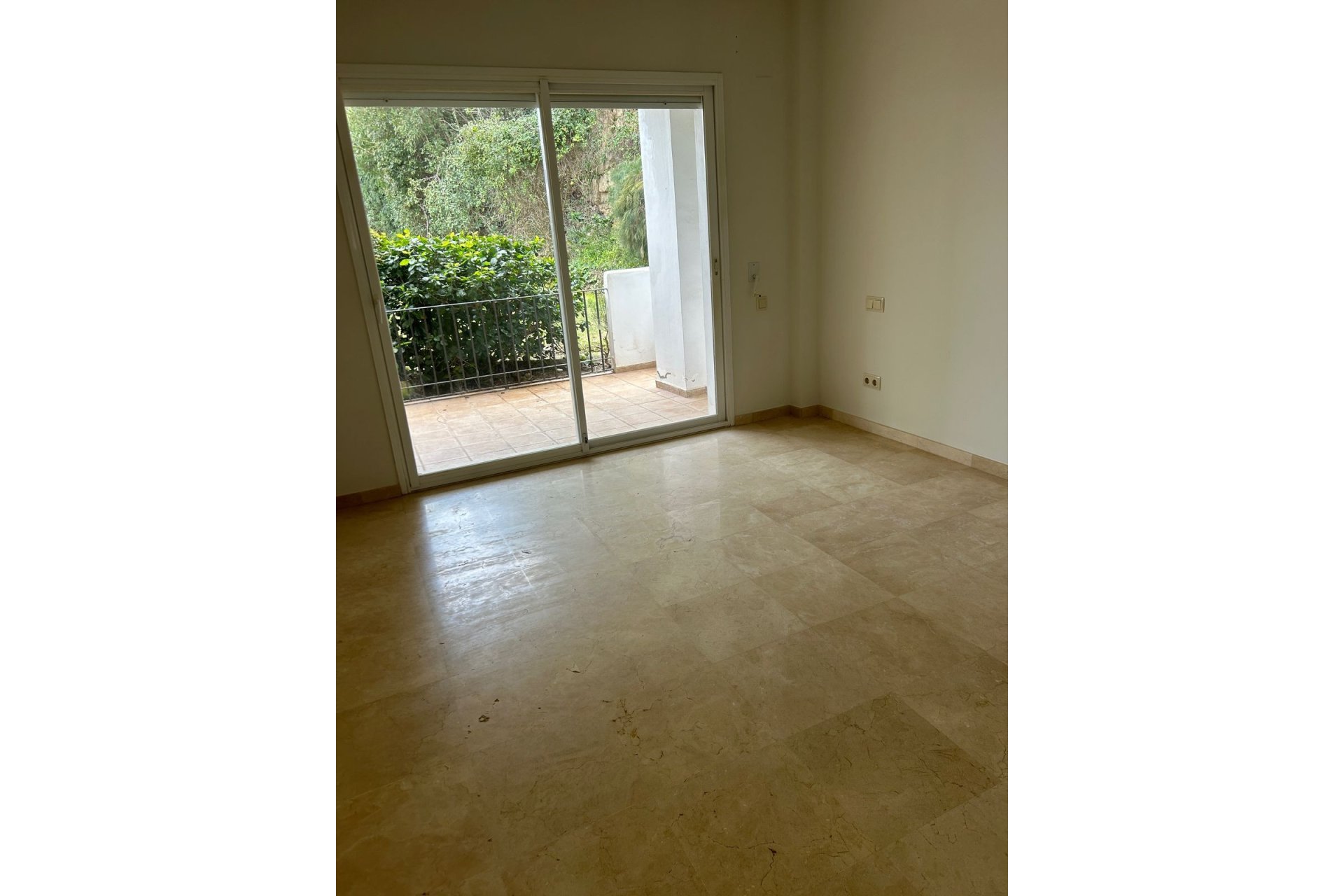 Resale - Apartment - Ground Floor Apartment - Benahavís - La Quinta