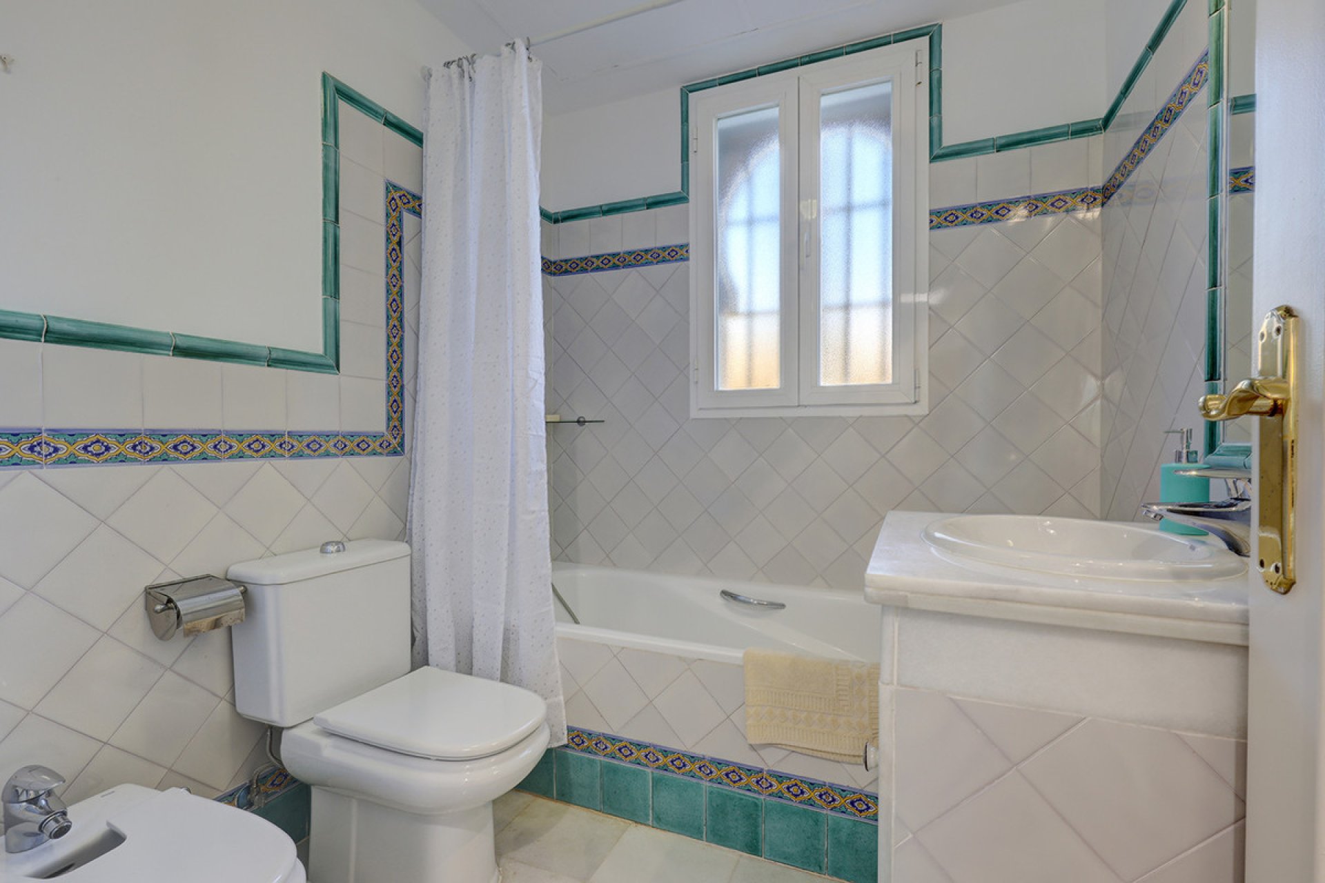 Resale - Apartment - Ground Floor Apartment - Casares - Casares Centro