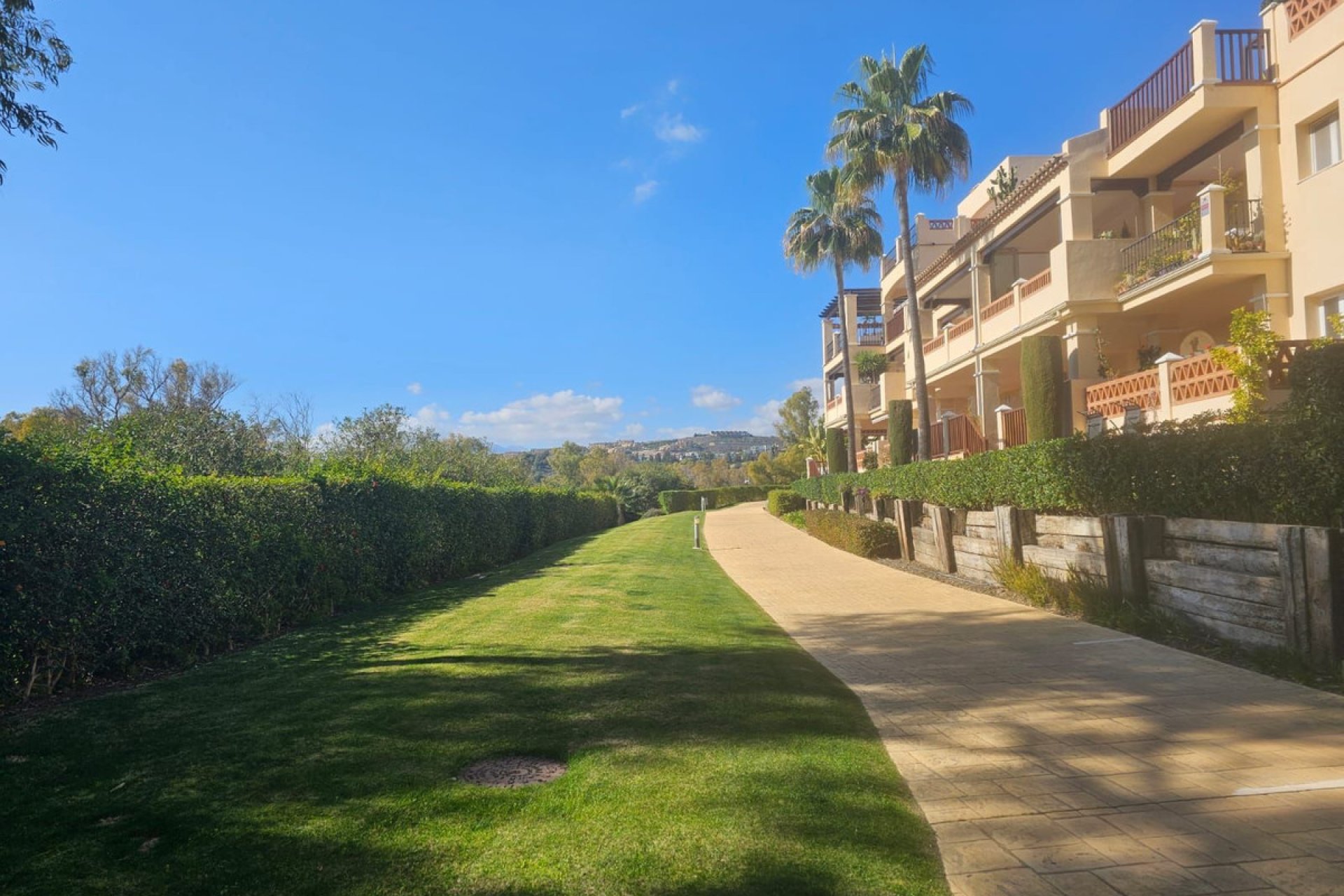 Resale - Apartment - Ground Floor Apartment - Estepona - Atalaya