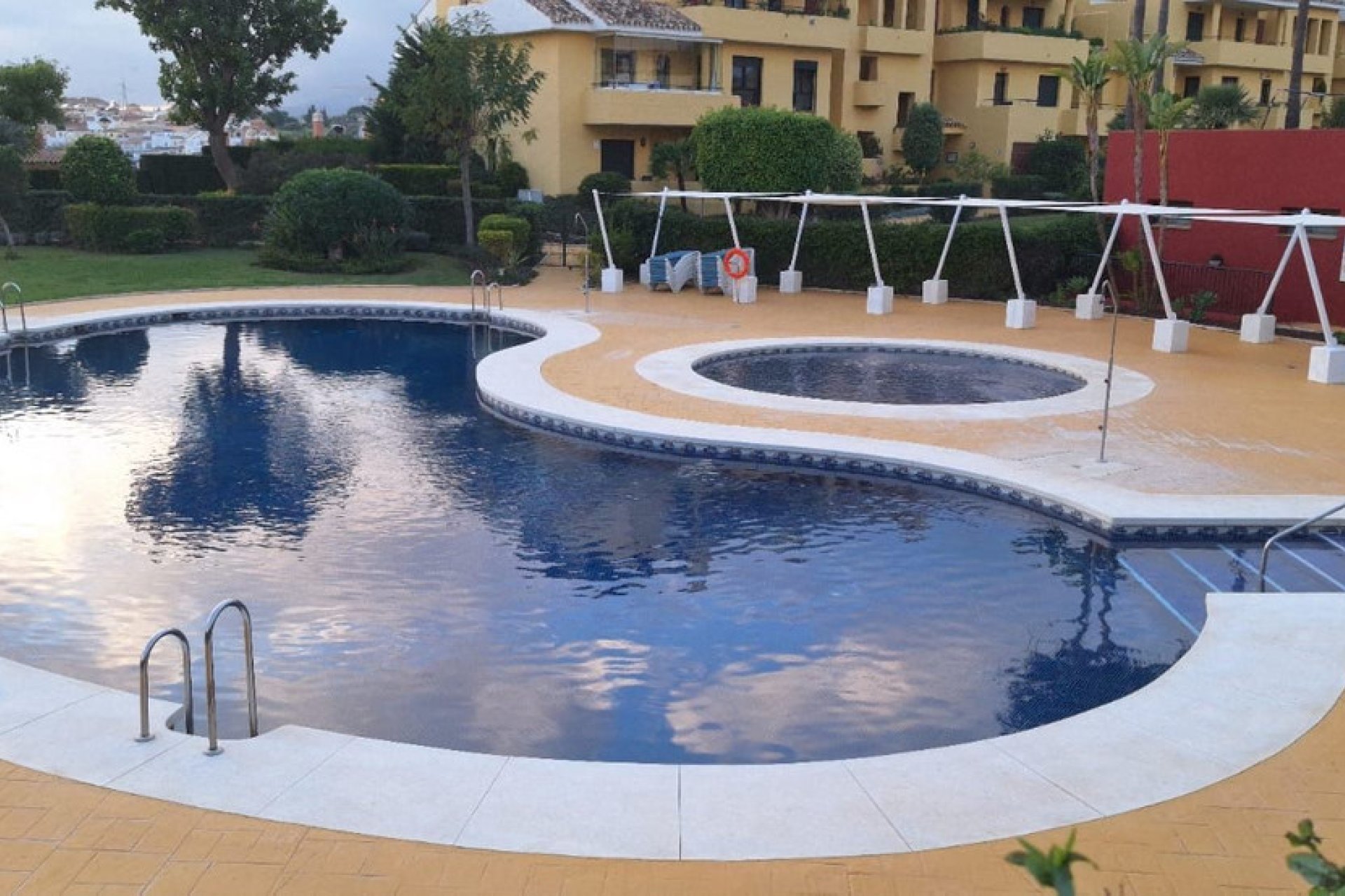 Resale - Apartment - Ground Floor Apartment - Estepona - Atalaya