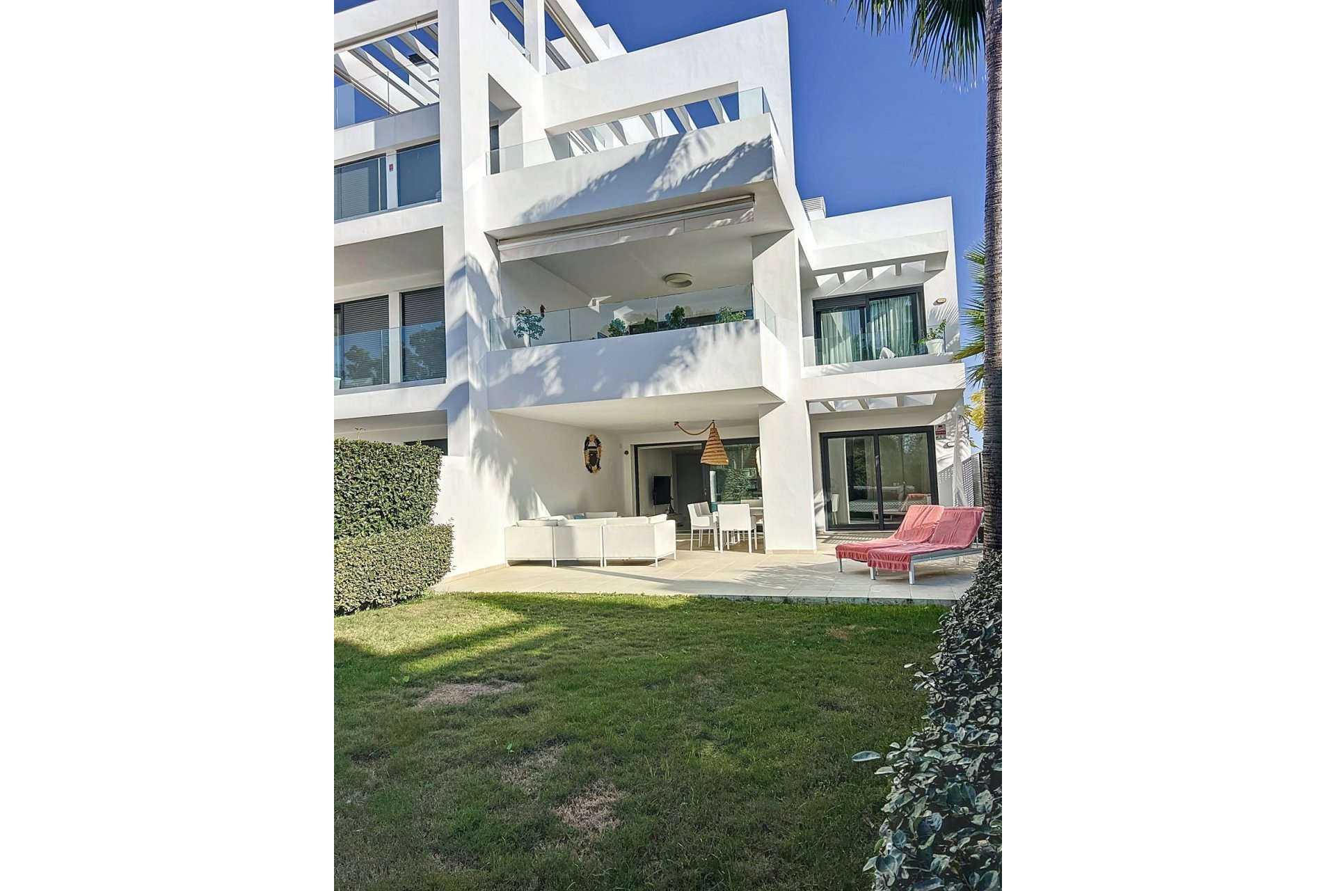 Resale - Apartment - Ground Floor Apartment - Estepona - Atalaya