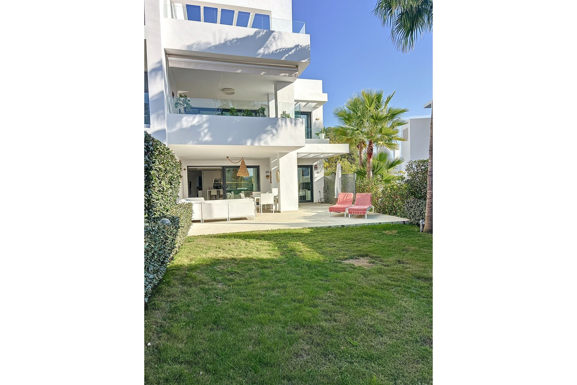 Resale - Apartment - Ground Floor Apartment - Estepona - Atalaya