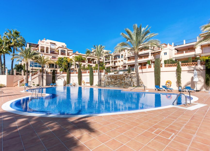 Resale - Apartment - Ground Floor Apartment - Estepona - Atalaya