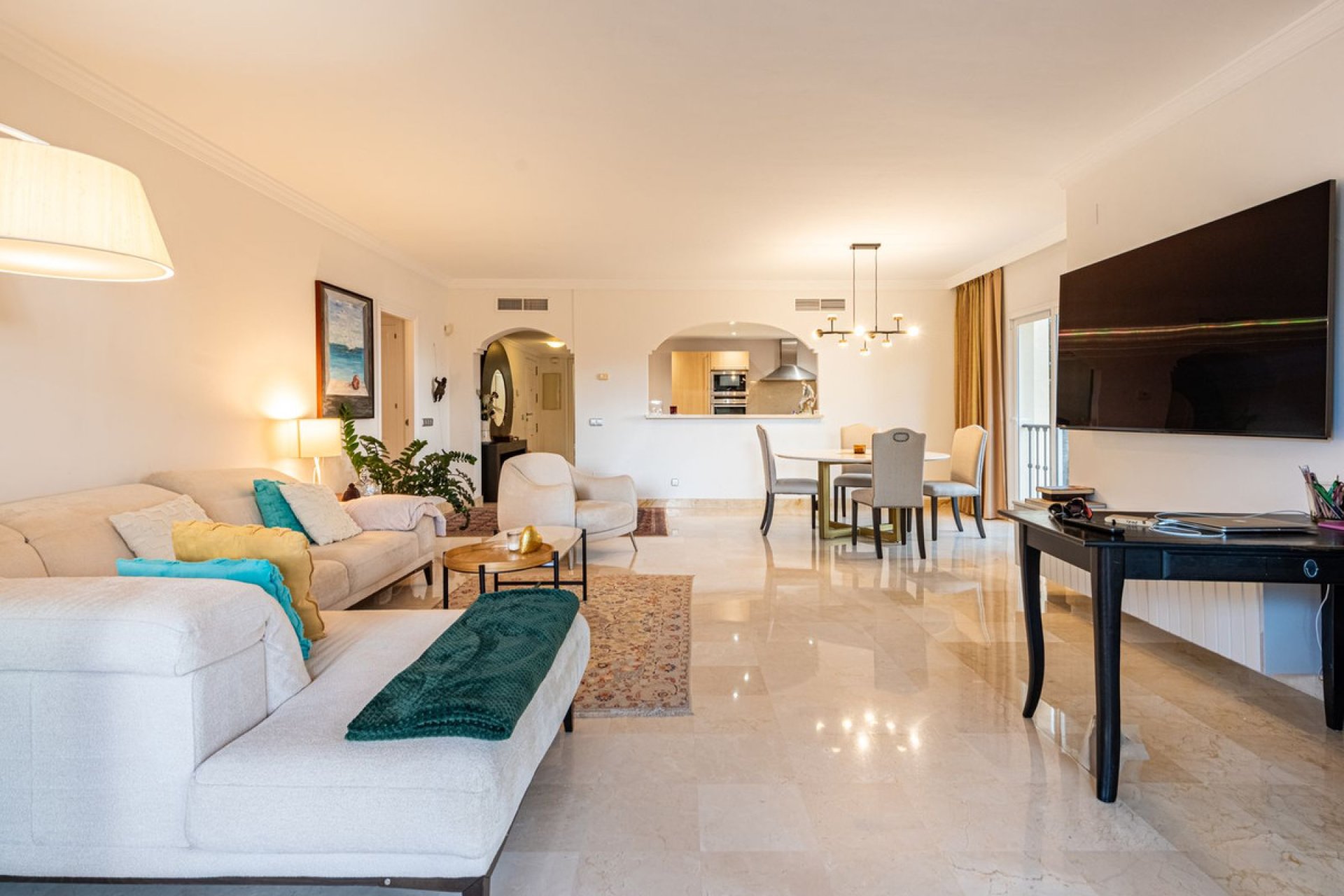 Resale - Apartment - Ground Floor Apartment - Estepona - Atalaya