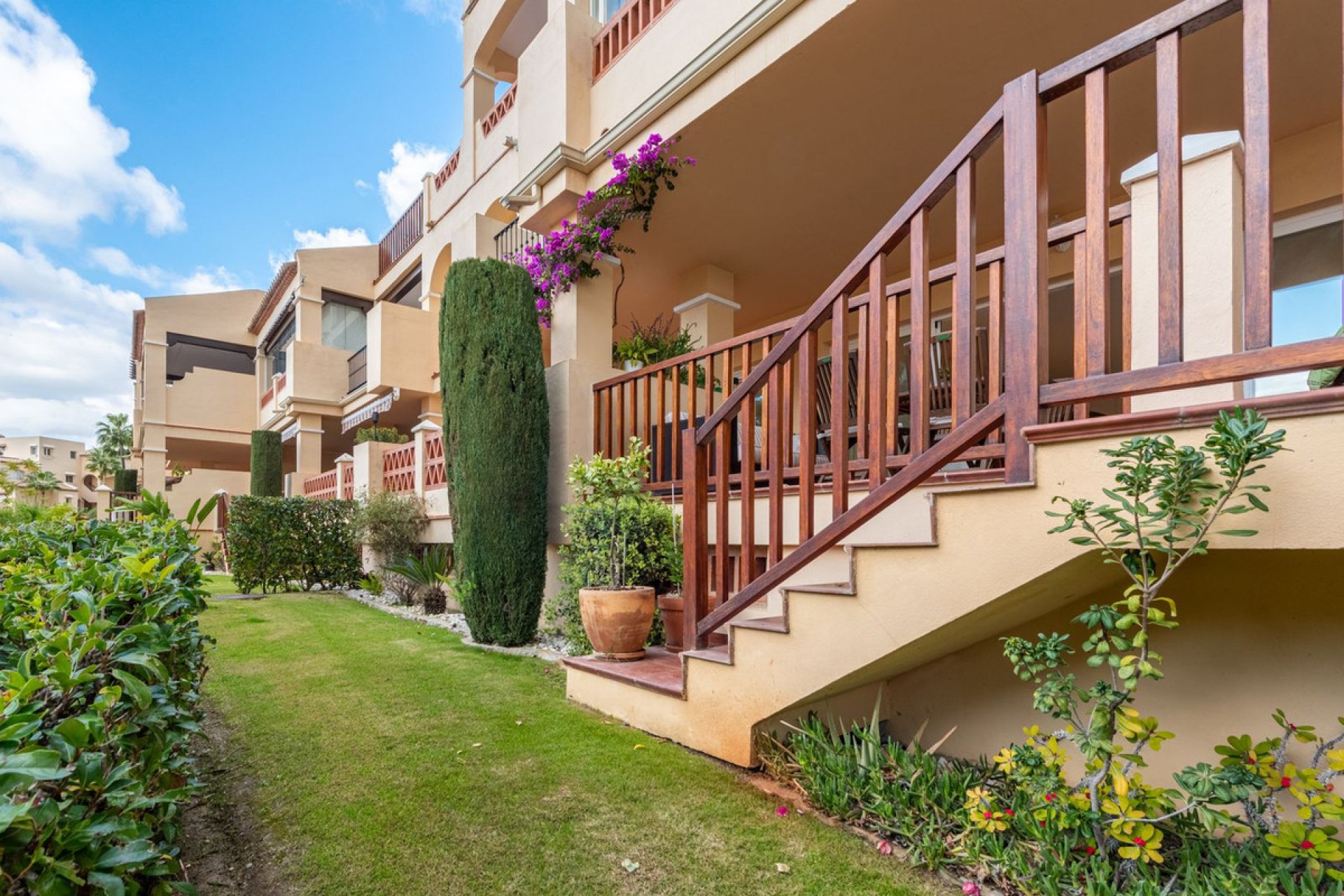 Resale - Apartment - Ground Floor Apartment - Estepona - Atalaya