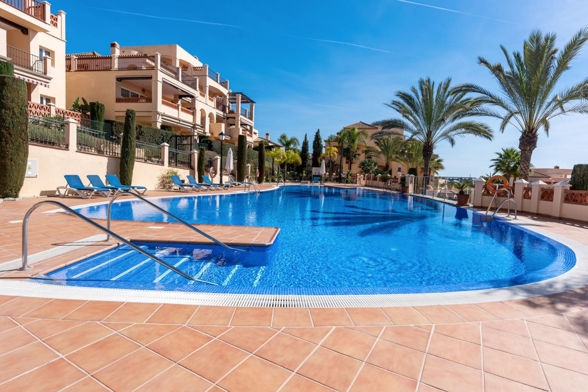 Resale - Apartment - Ground Floor Apartment - Estepona - Atalaya