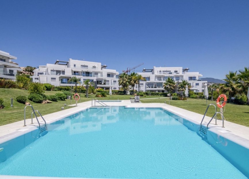 Resale - Apartment - Ground Floor Apartment - Estepona - Atalaya