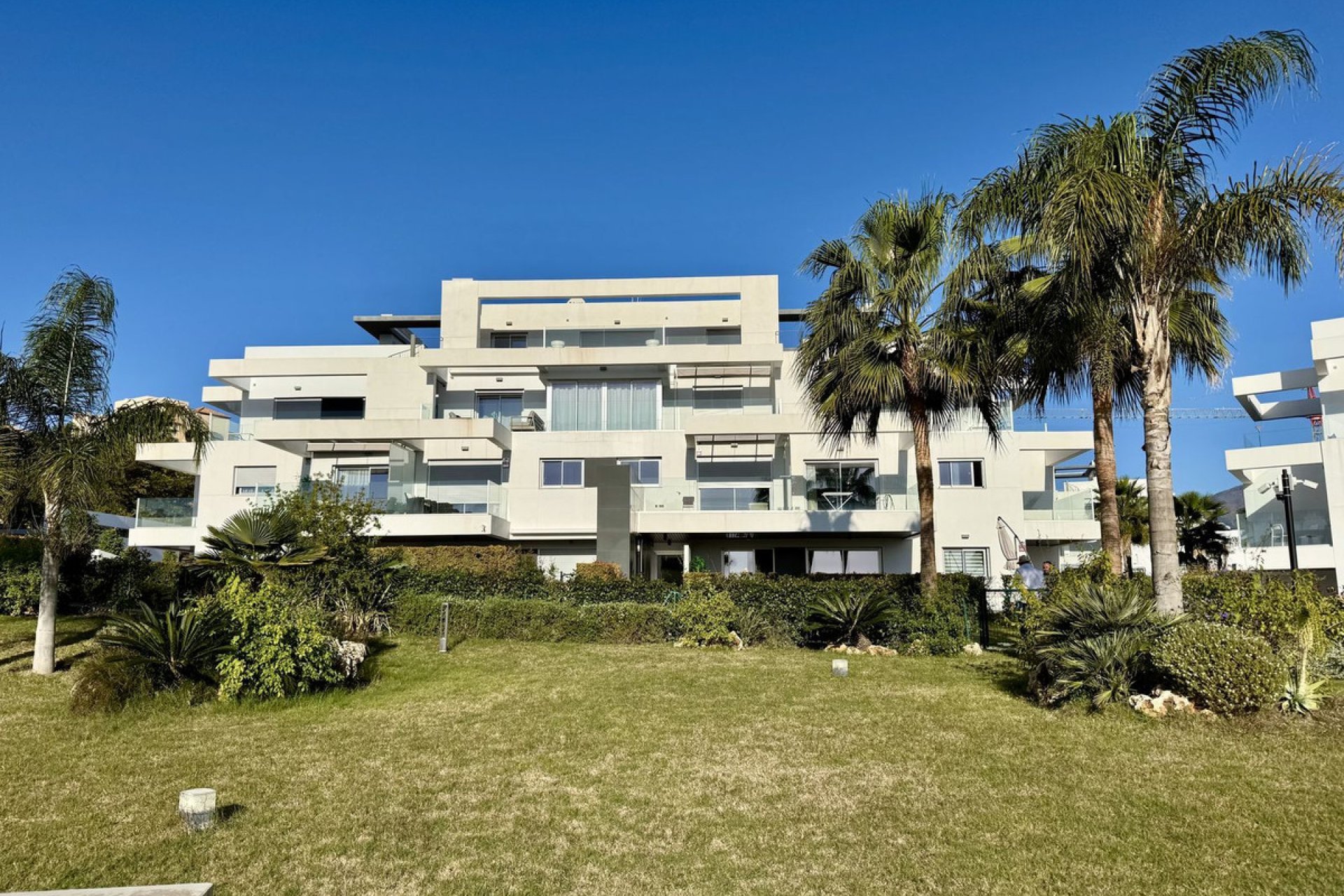 Resale - Apartment - Ground Floor Apartment - Estepona - Atalaya