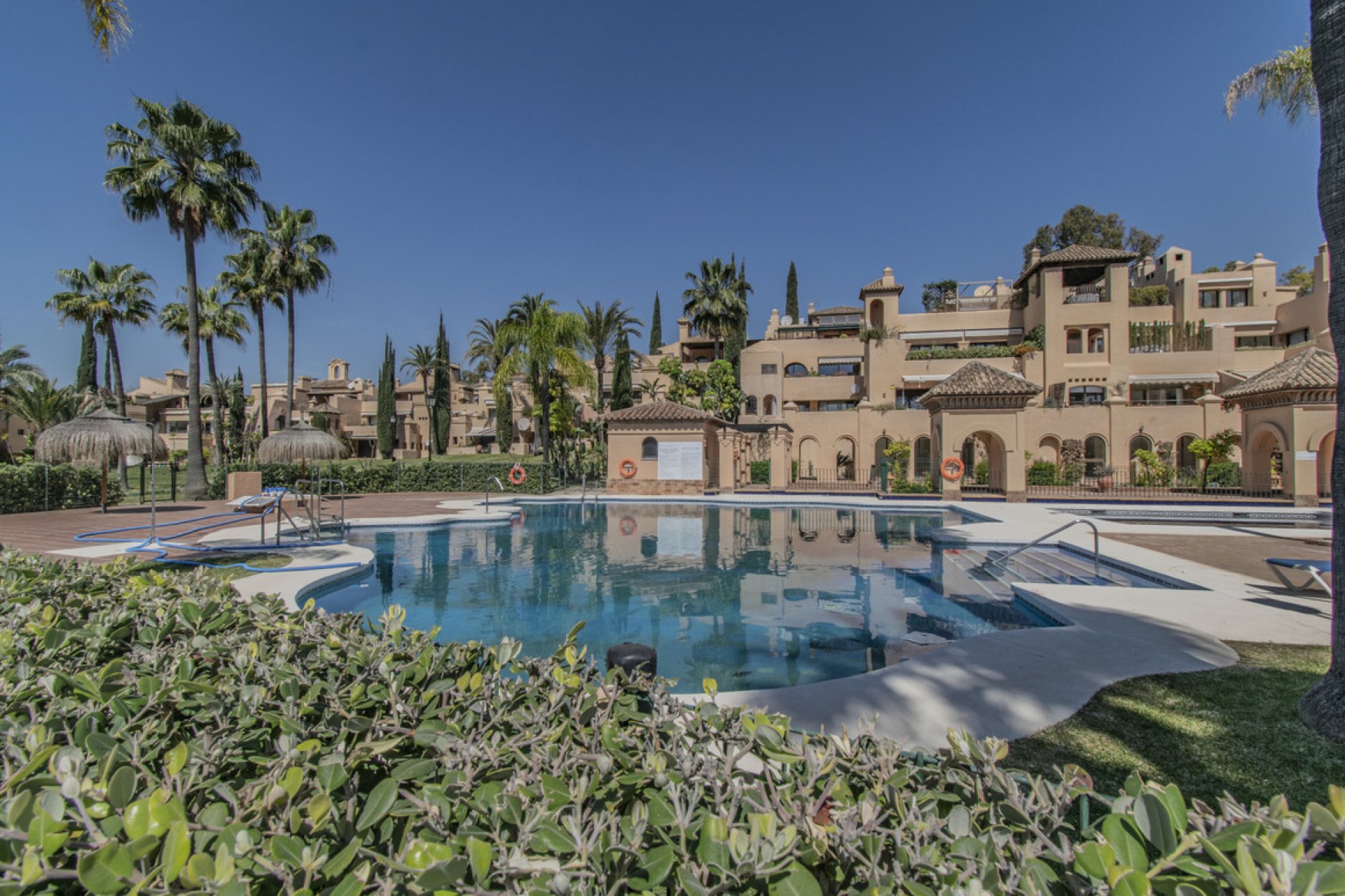 Resale - Apartment - Ground Floor Apartment - Estepona - Atalaya