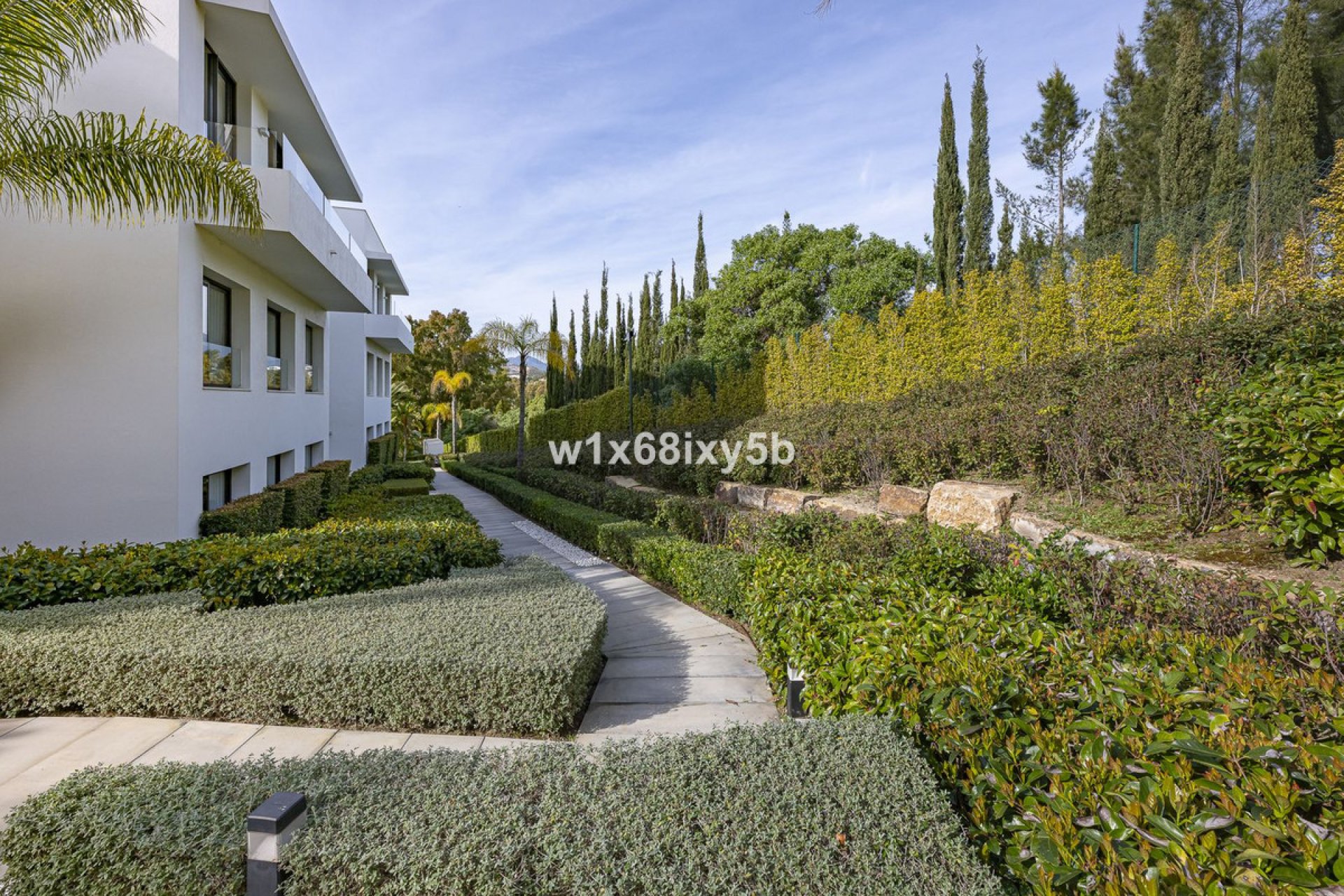 Resale - Apartment - Ground Floor Apartment - Estepona - Atalaya