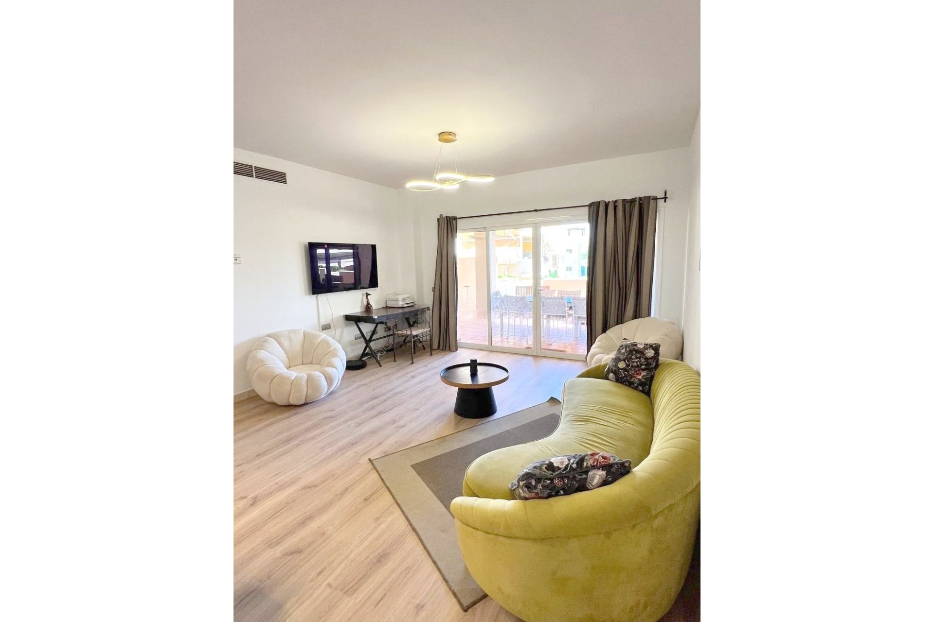 Resale - Apartment - Ground Floor Apartment - Estepona - Bel Air