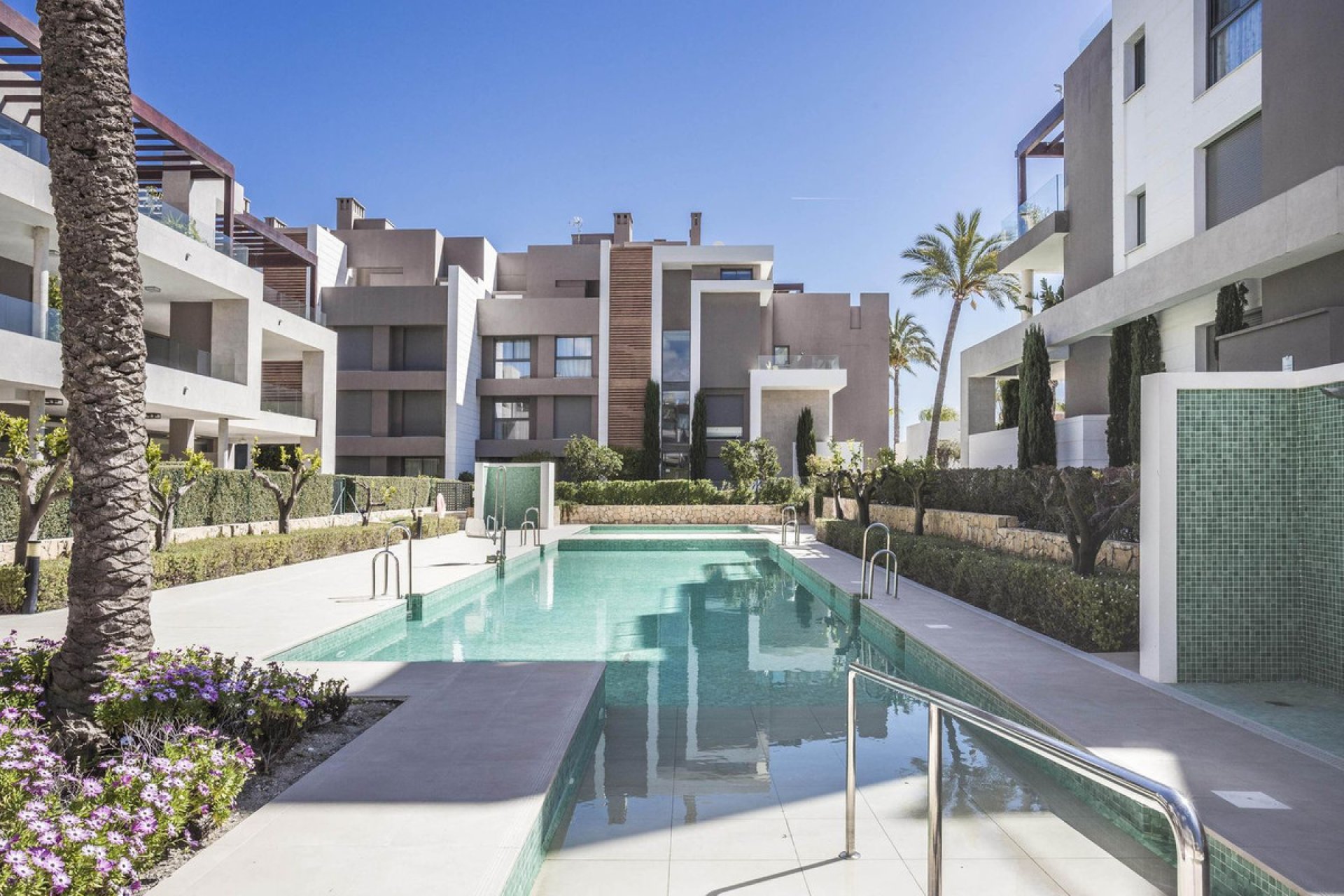 Resale - Apartment - Ground Floor Apartment - Estepona - Cancelada