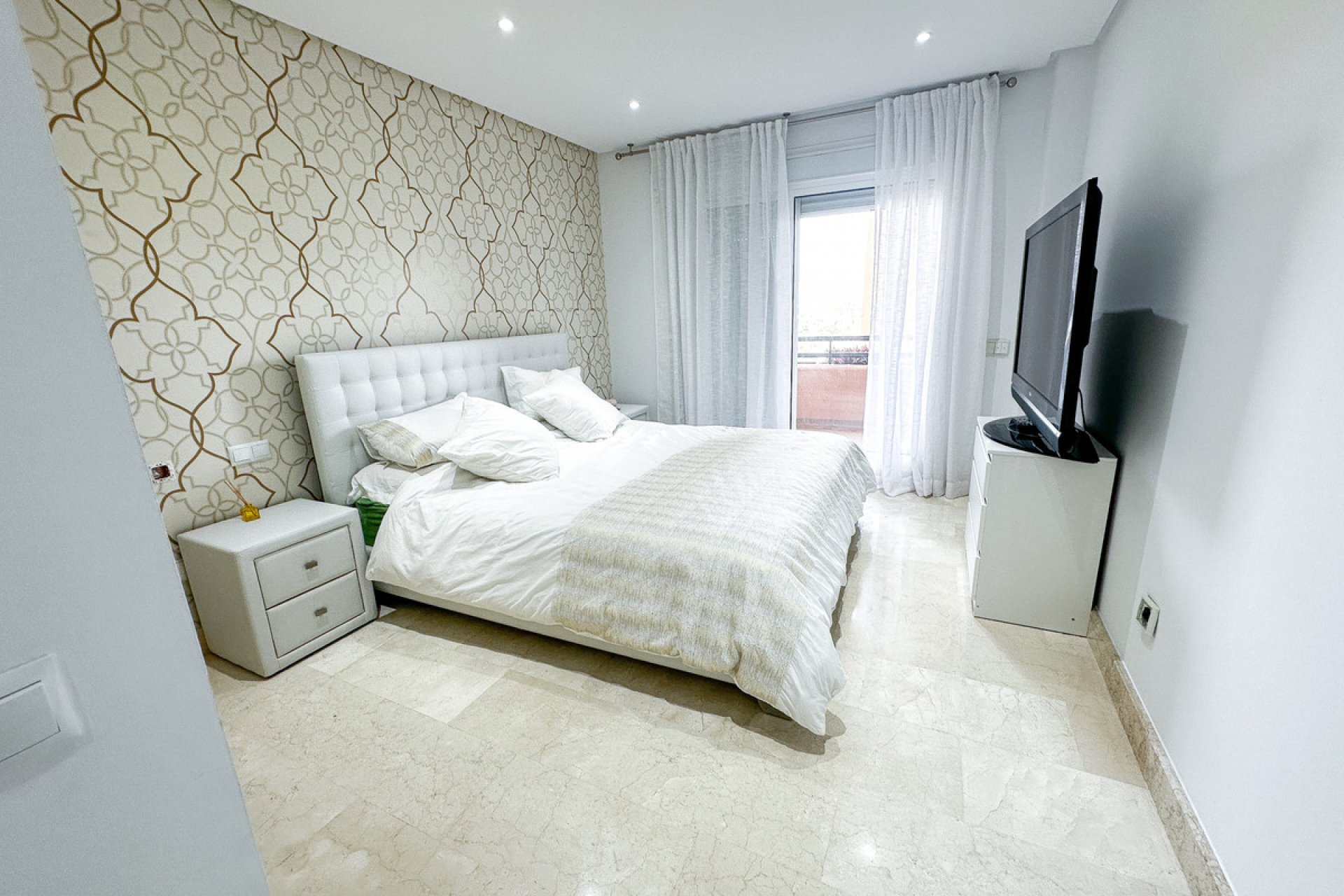 Resale - Apartment - Ground Floor Apartment - Estepona - Cancelada