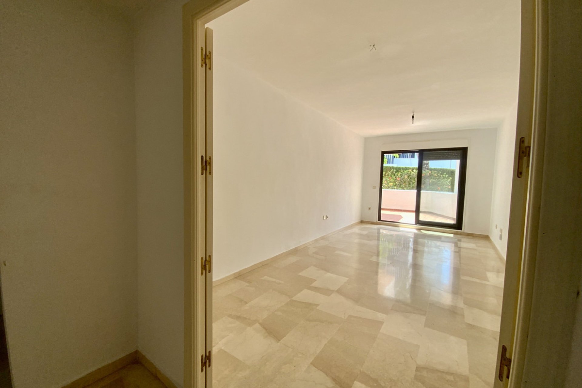 Resale - Apartment - Ground Floor Apartment - Estepona - Costalita