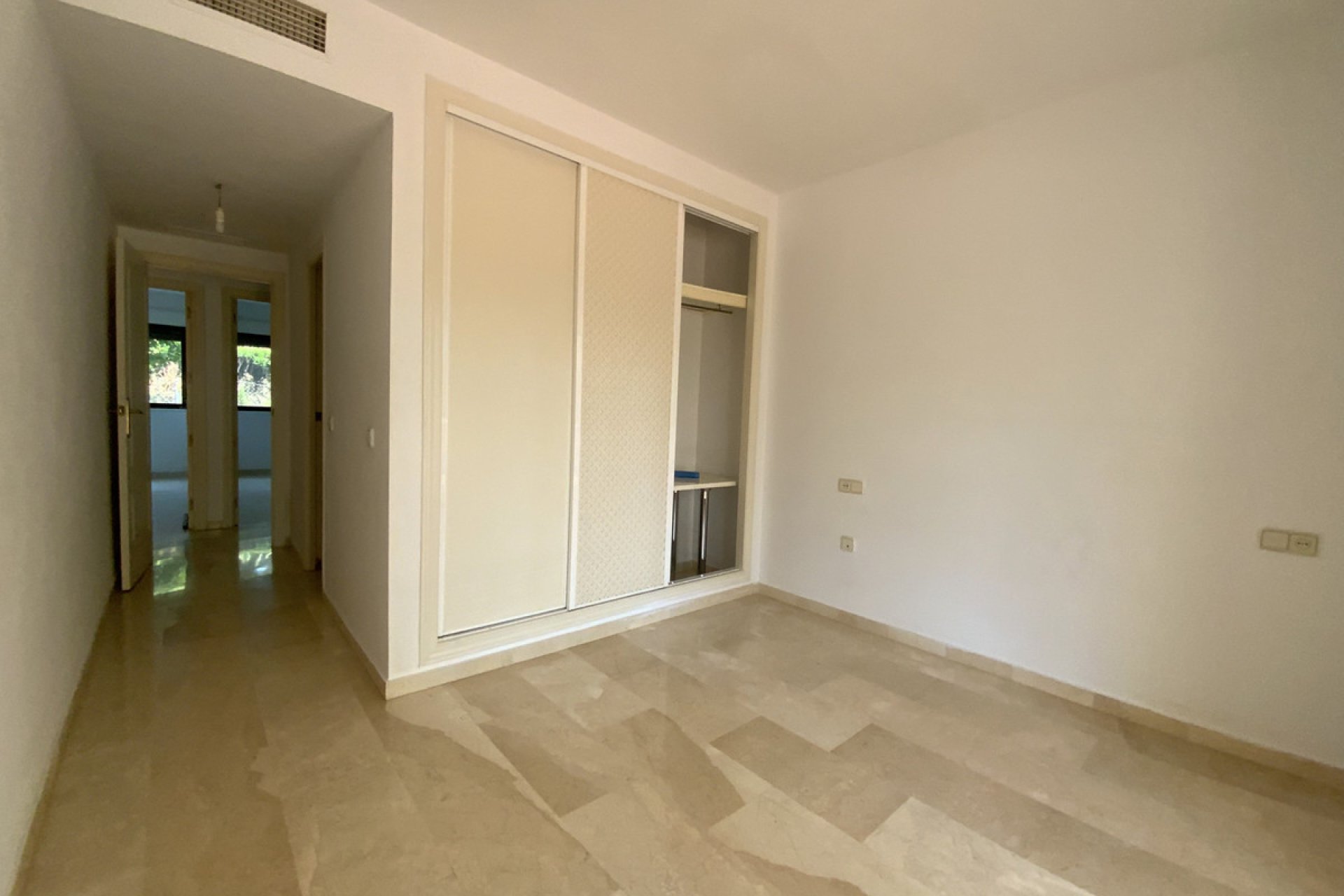 Resale - Apartment - Ground Floor Apartment - Estepona - Costalita