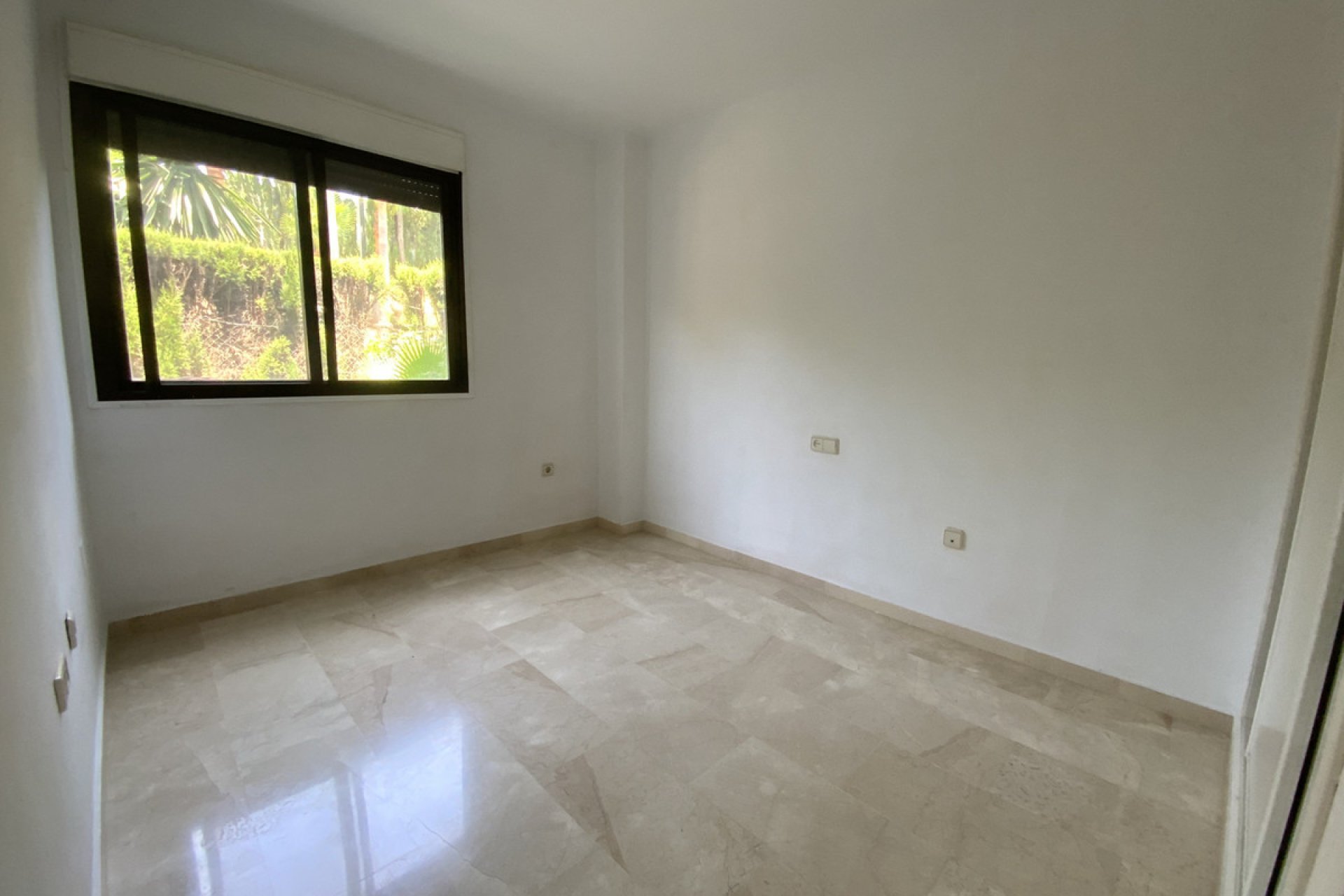 Resale - Apartment - Ground Floor Apartment - Estepona - Costalita