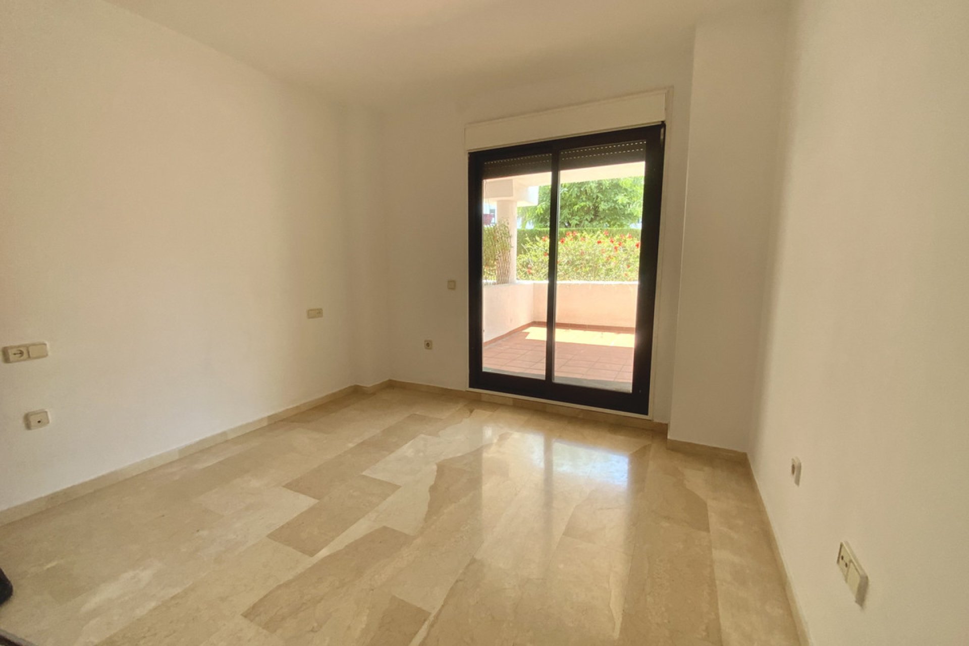 Resale - Apartment - Ground Floor Apartment - Estepona - Costalita