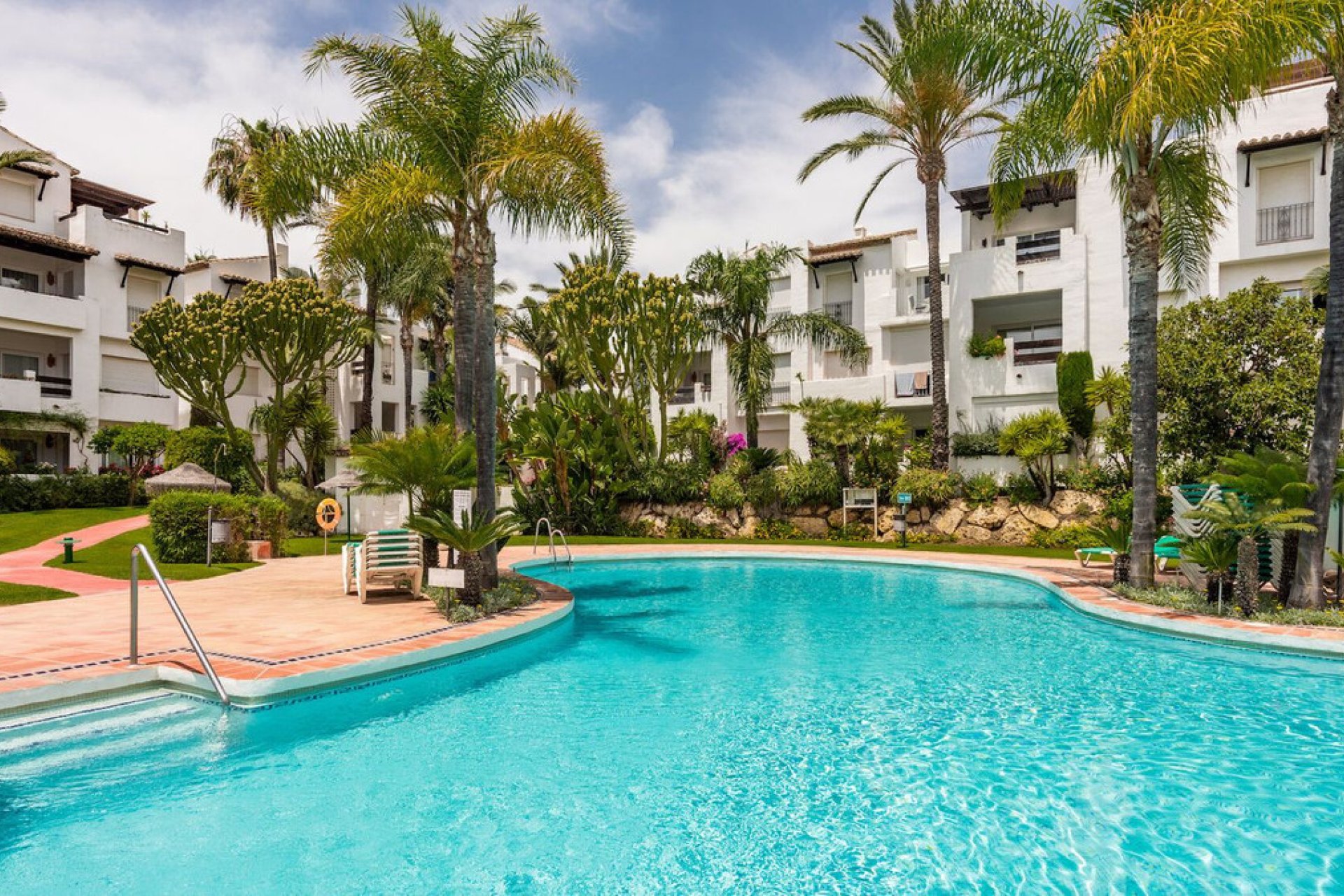 Resale - Apartment - Ground Floor Apartment - Estepona - Costalita