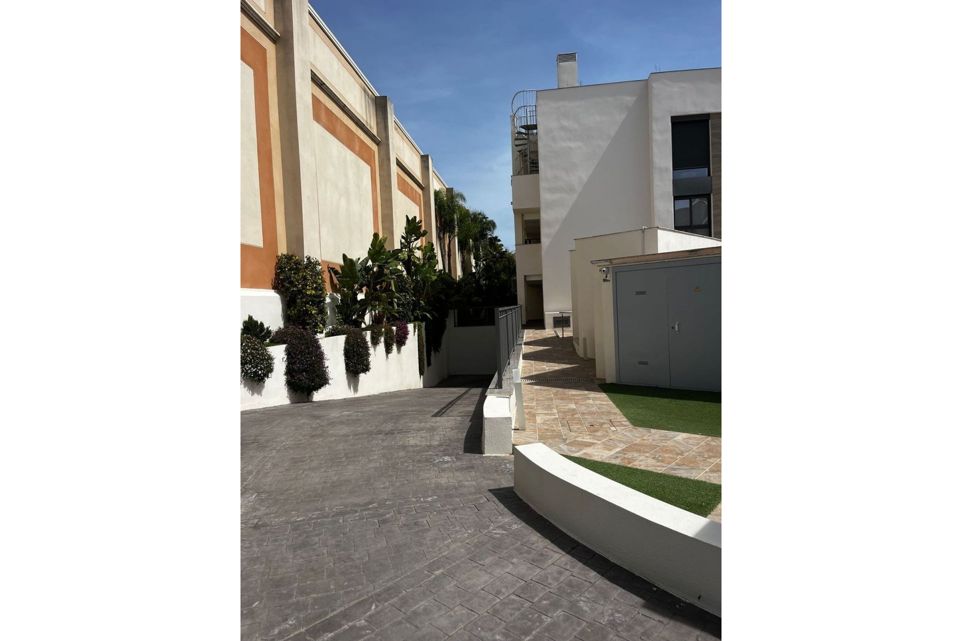 Resale - Apartment - Ground Floor Apartment - Estepona - Costalita