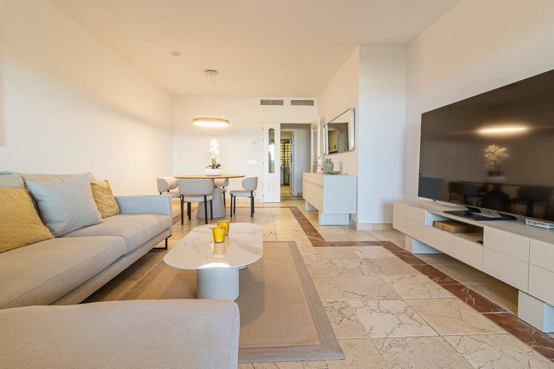 Resale - Apartment - Ground Floor Apartment - Estepona - Estepona Centro