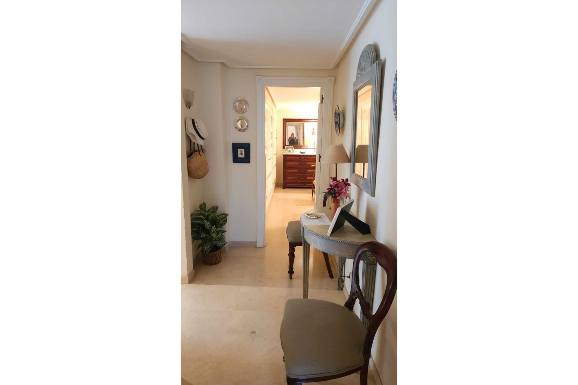 Resale - Apartment - Ground Floor Apartment - Estepona - Estepona Centro