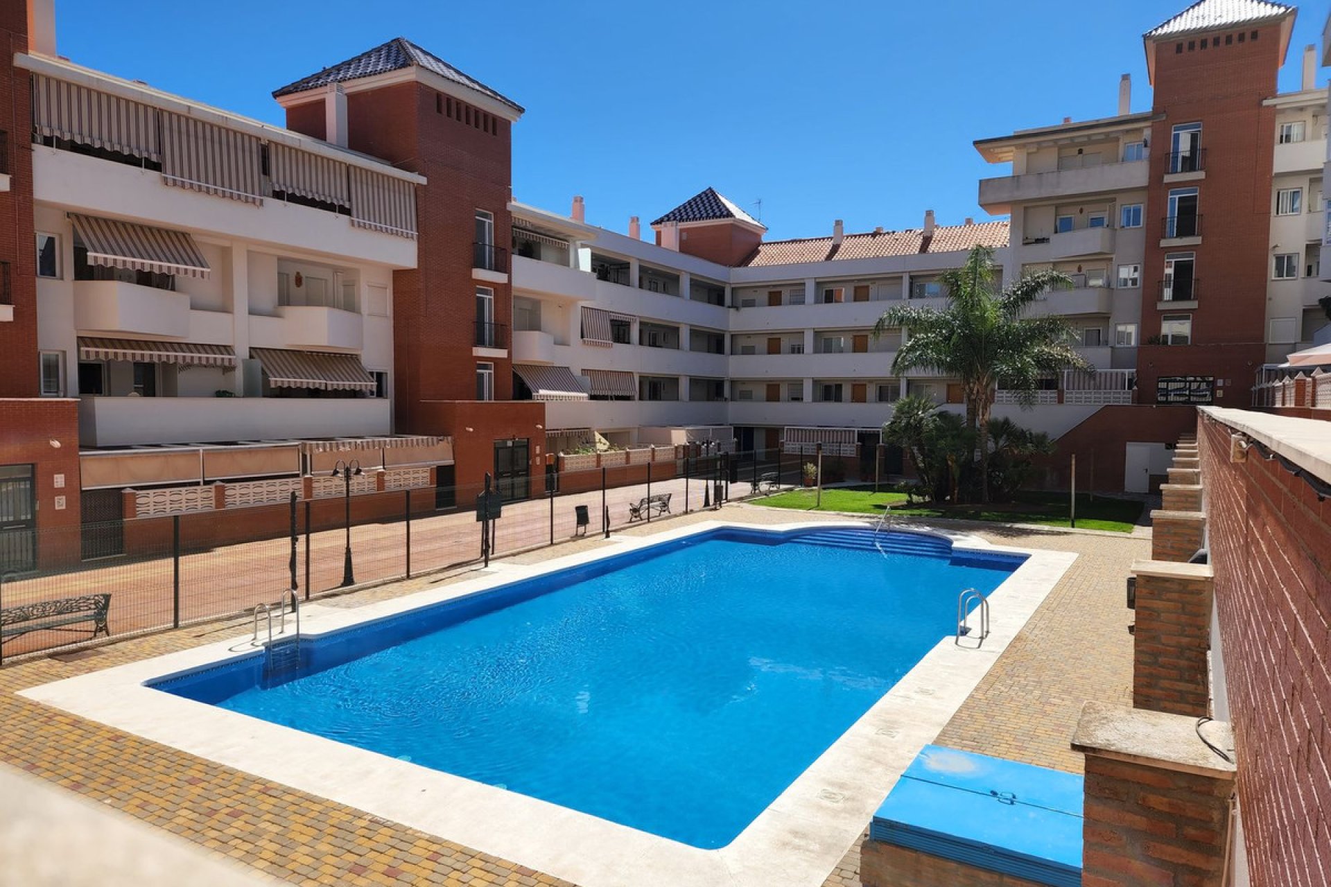 Resale - Apartment - Ground Floor Apartment - Estepona - Estepona Centro