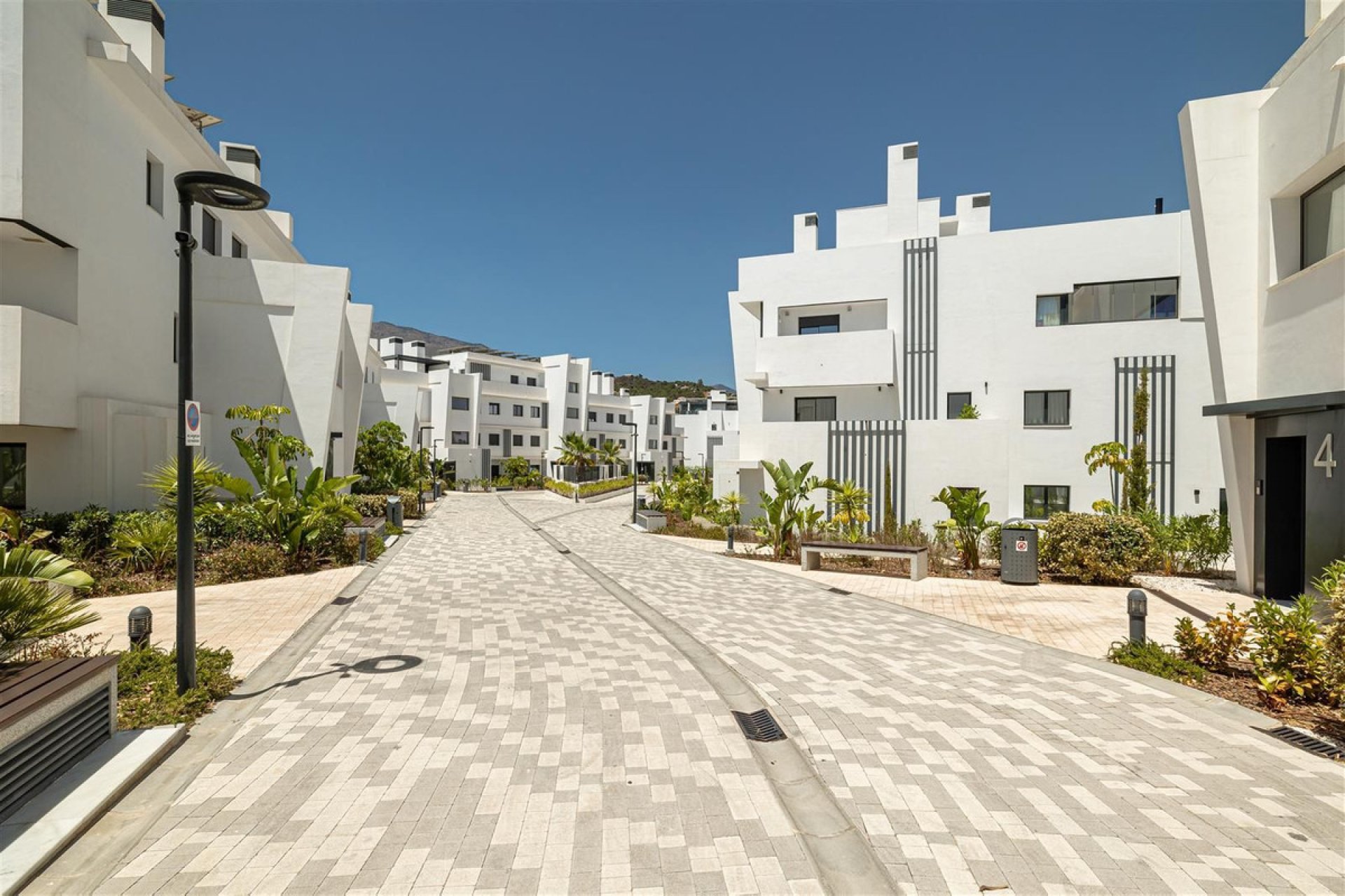 Resale - Apartment - Ground Floor Apartment - Estepona - Estepona Centro