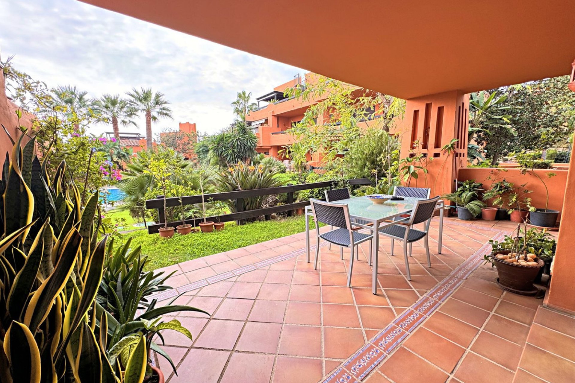 Resale - Apartment - Ground Floor Apartment - Estepona - Estepona Centro