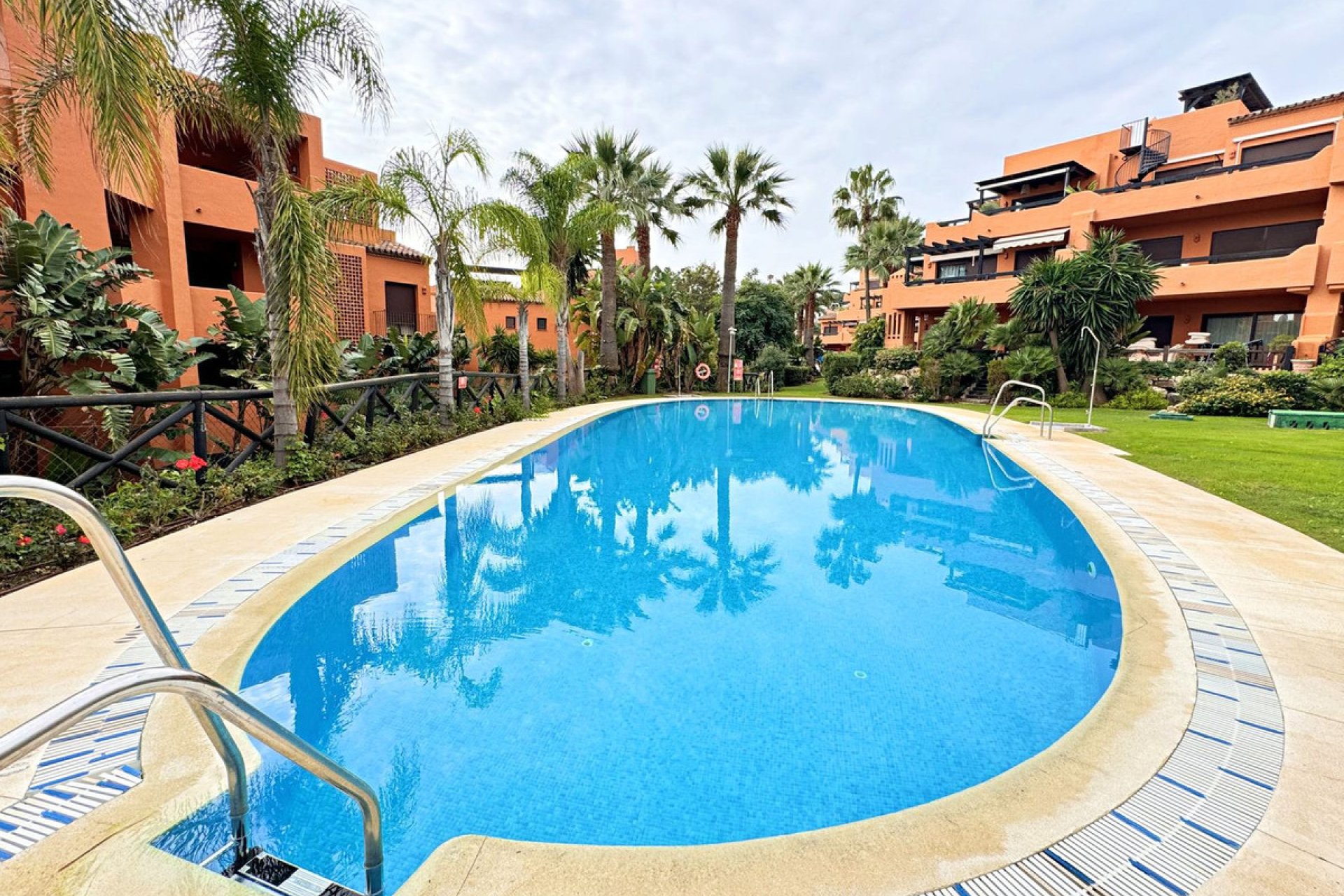 Resale - Apartment - Ground Floor Apartment - Estepona - Estepona Centro