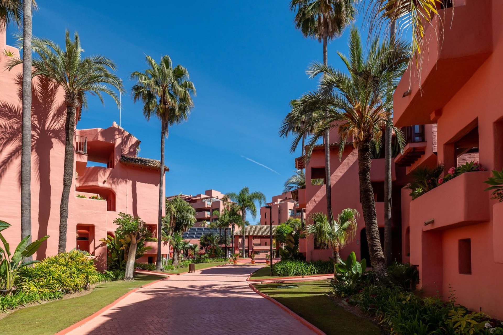 Resale - Apartment - Ground Floor Apartment - Estepona - Estepona Centro