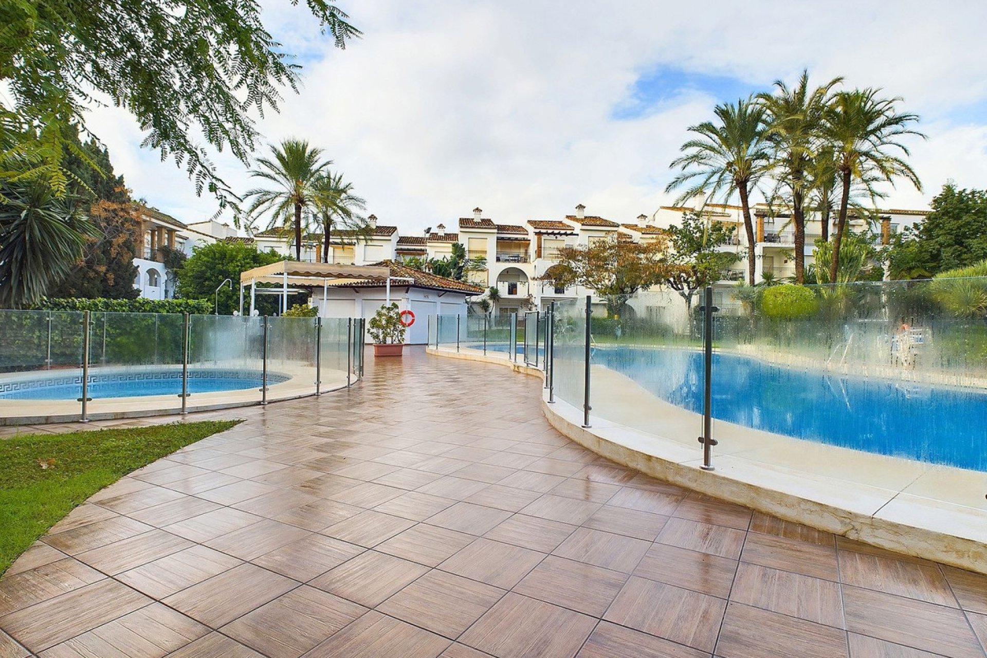 Resale - Apartment - Ground Floor Apartment - Estepona - Estepona Centro