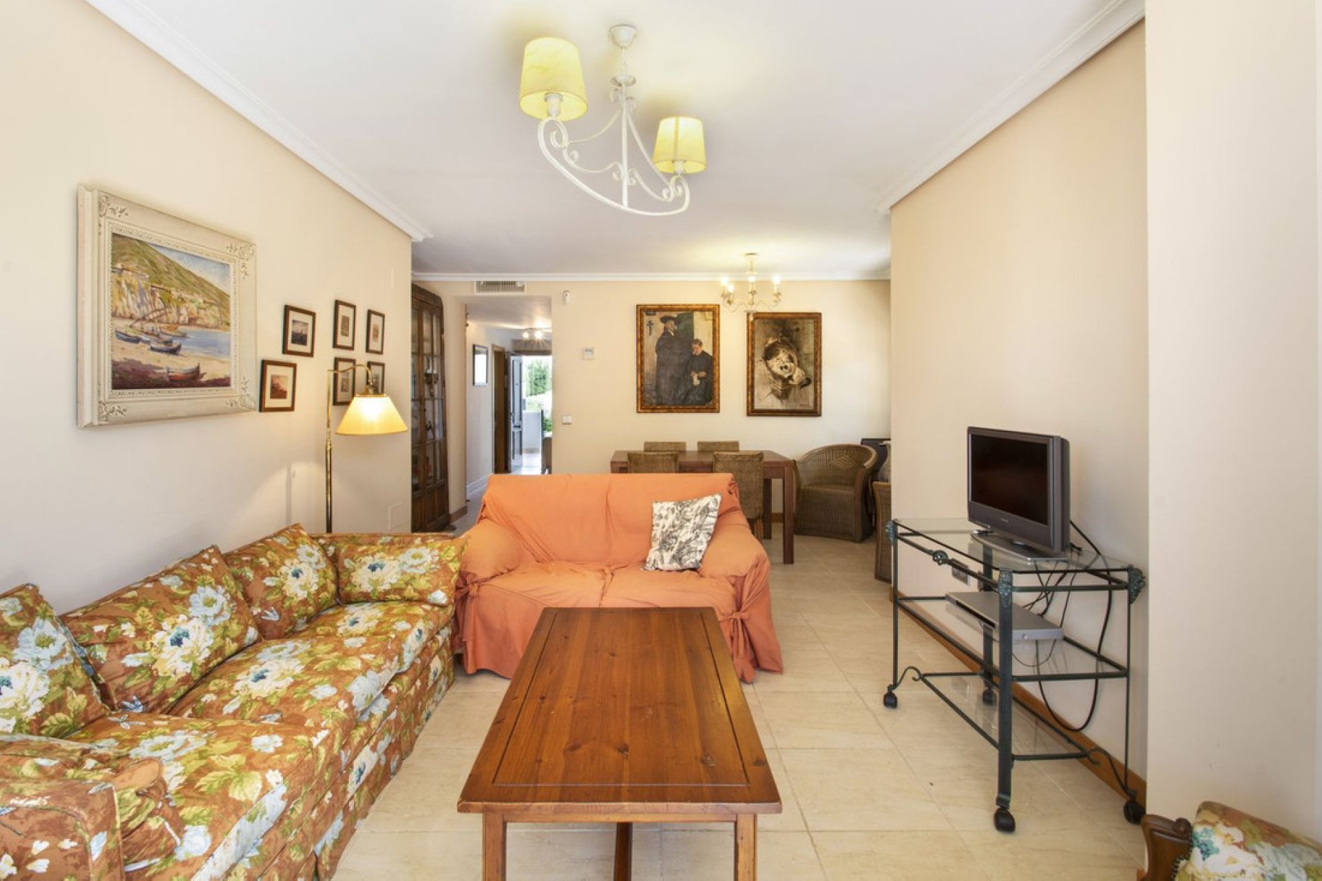 Resale - Apartment - Ground Floor Apartment - Estepona - Estepona Centro