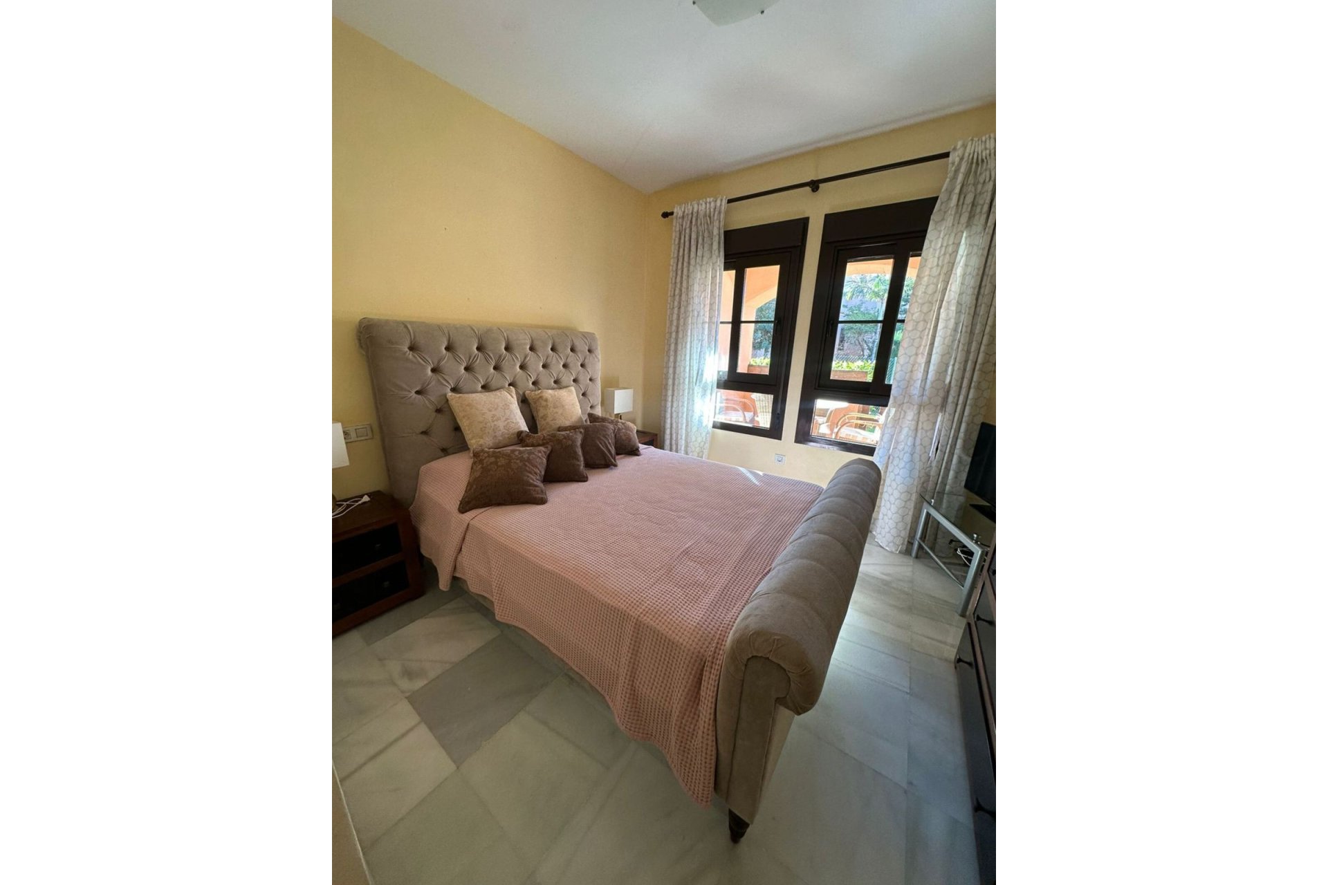 Resale - Apartment - Ground Floor Apartment - Estepona - Estepona Centro