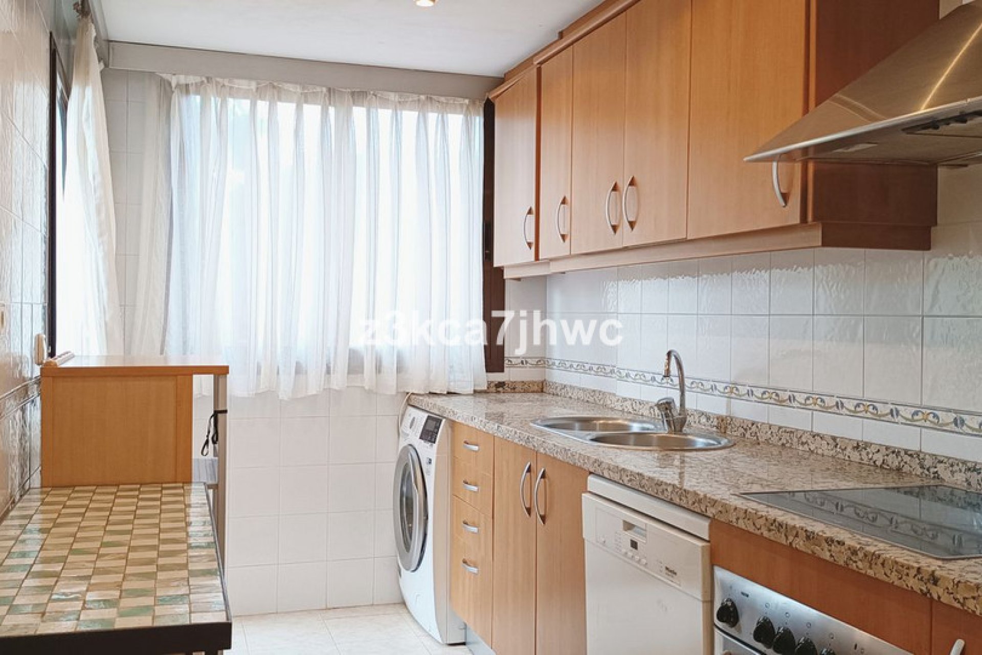 Resale - Apartment - Ground Floor Apartment - Estepona - Estepona Centro