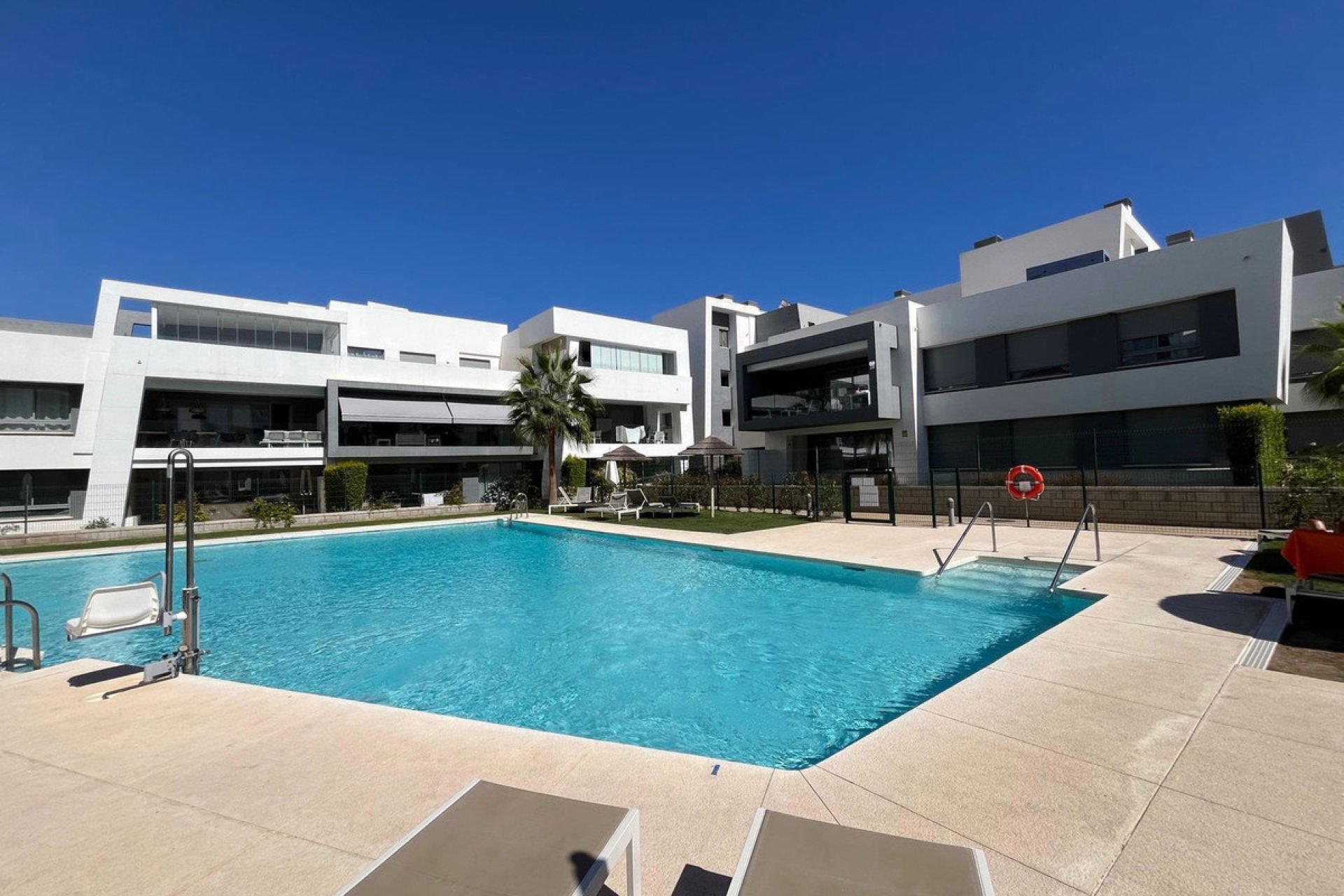 Resale - Apartment - Ground Floor Apartment - Estepona - Estepona Centro