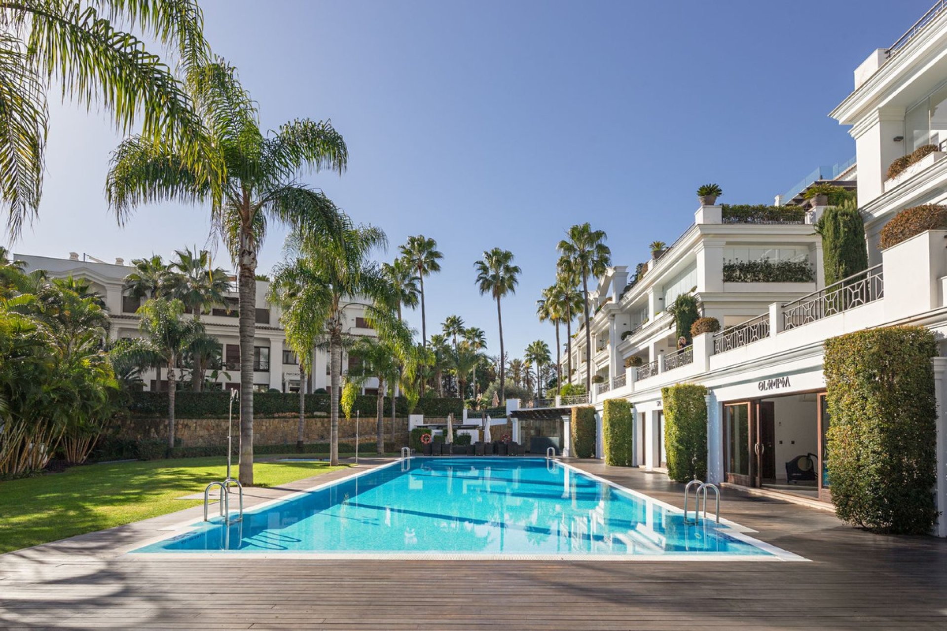 Resale - Apartment - Ground Floor Apartment - Estepona - Estepona Centro