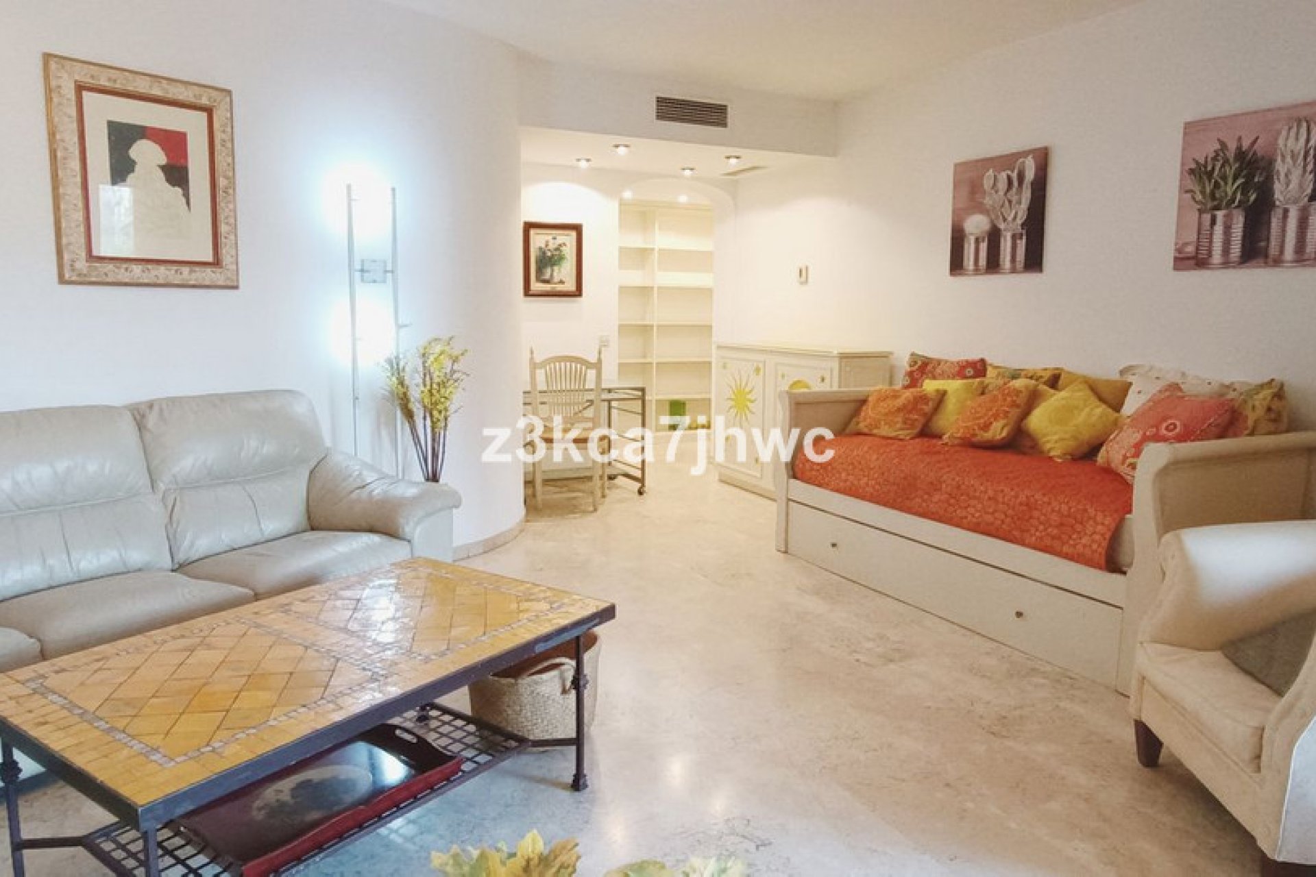 Resale - Apartment - Ground Floor Apartment - Estepona - Estepona Centro