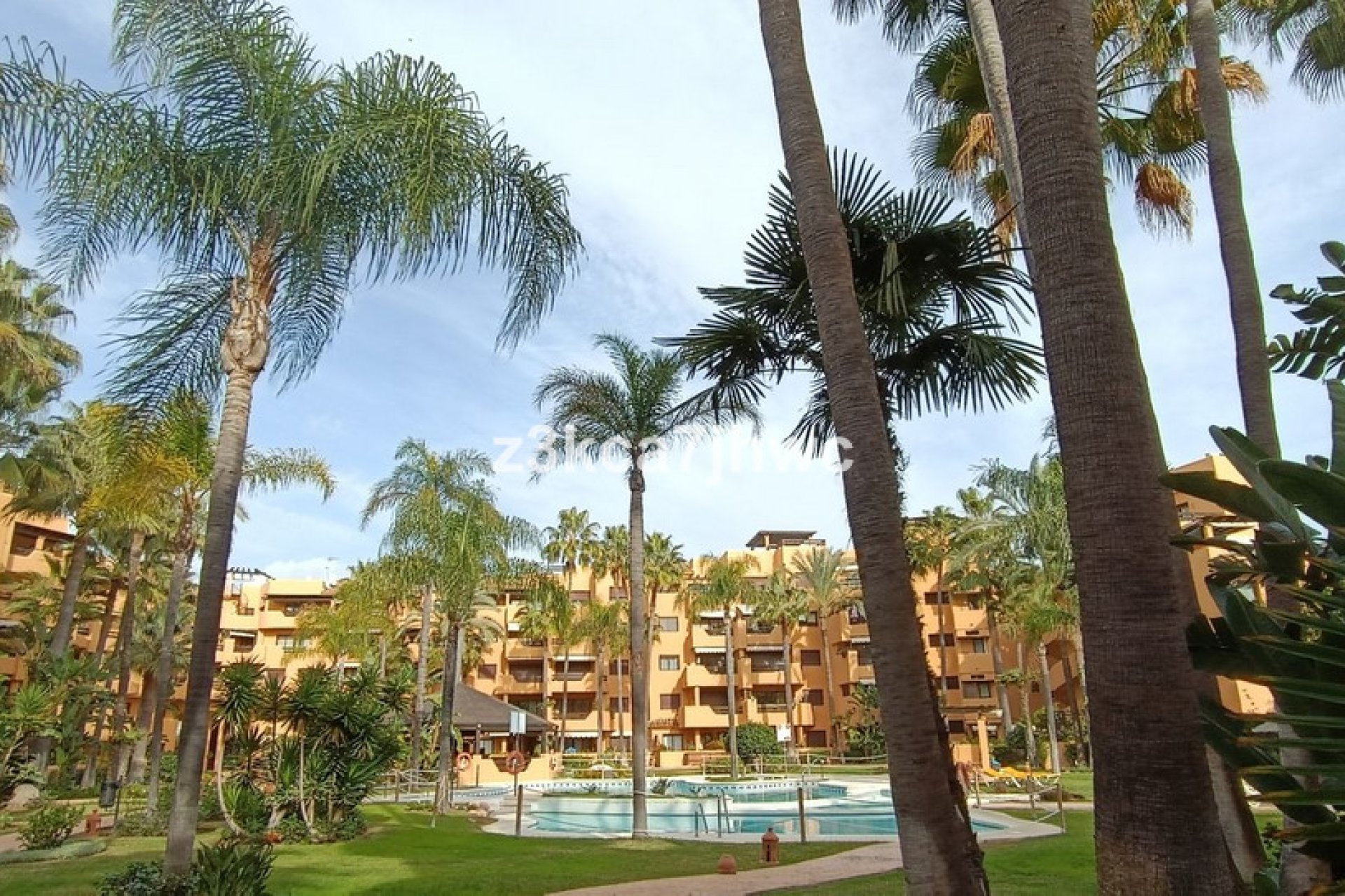 Resale - Apartment - Ground Floor Apartment - Estepona - Estepona Centro