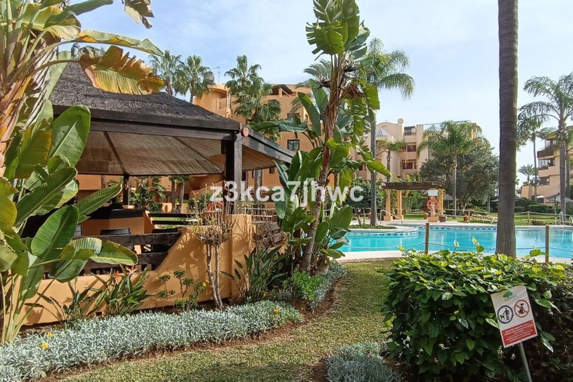 Resale - Apartment - Ground Floor Apartment - Estepona - Estepona Centro