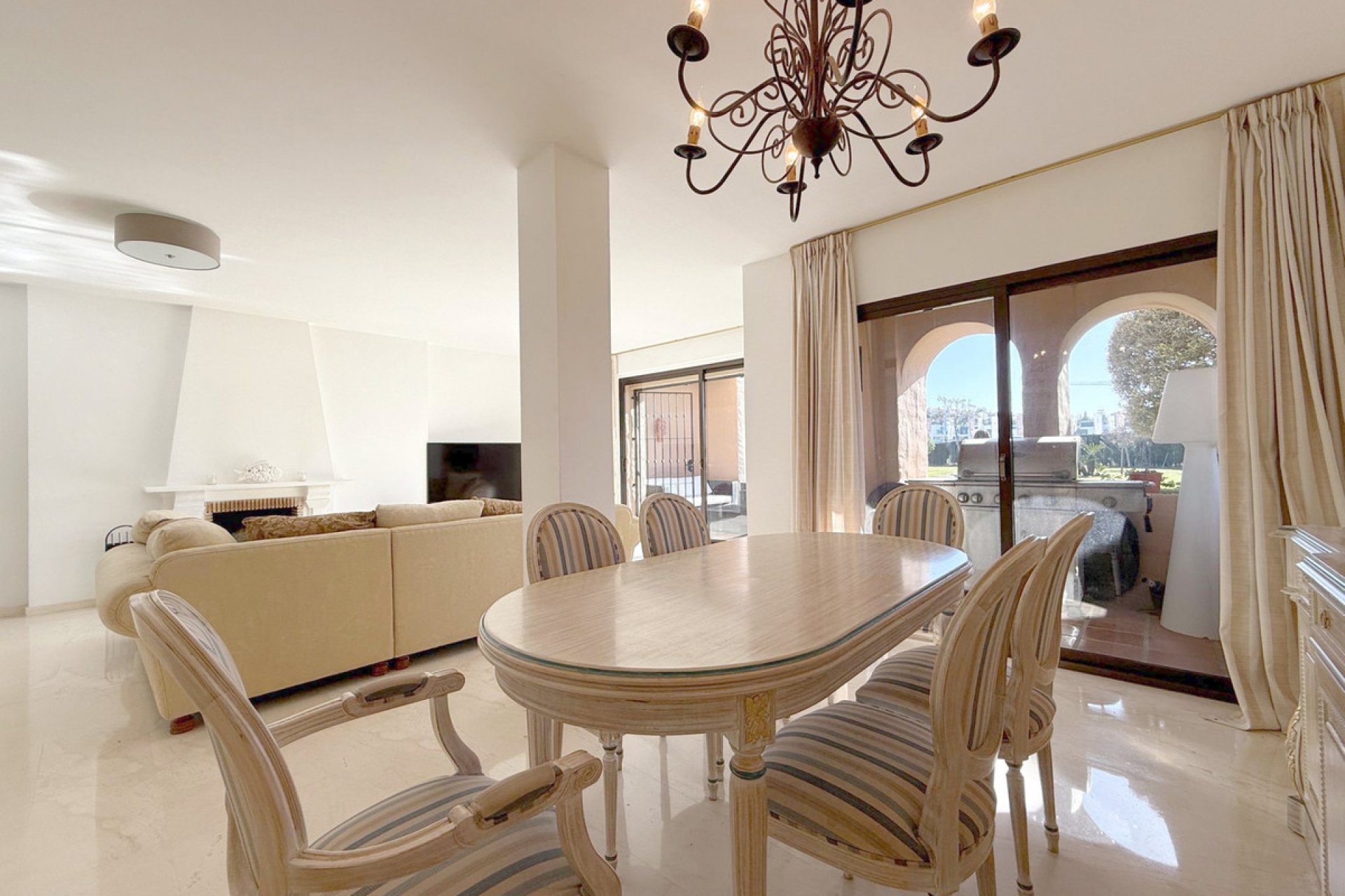 Resale - Apartment - Ground Floor Apartment - Estepona - Estepona Centro