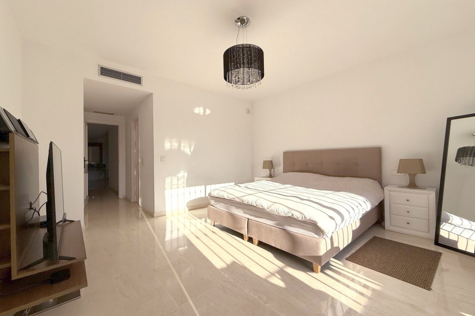 Resale - Apartment - Ground Floor Apartment - Estepona - Estepona Centro