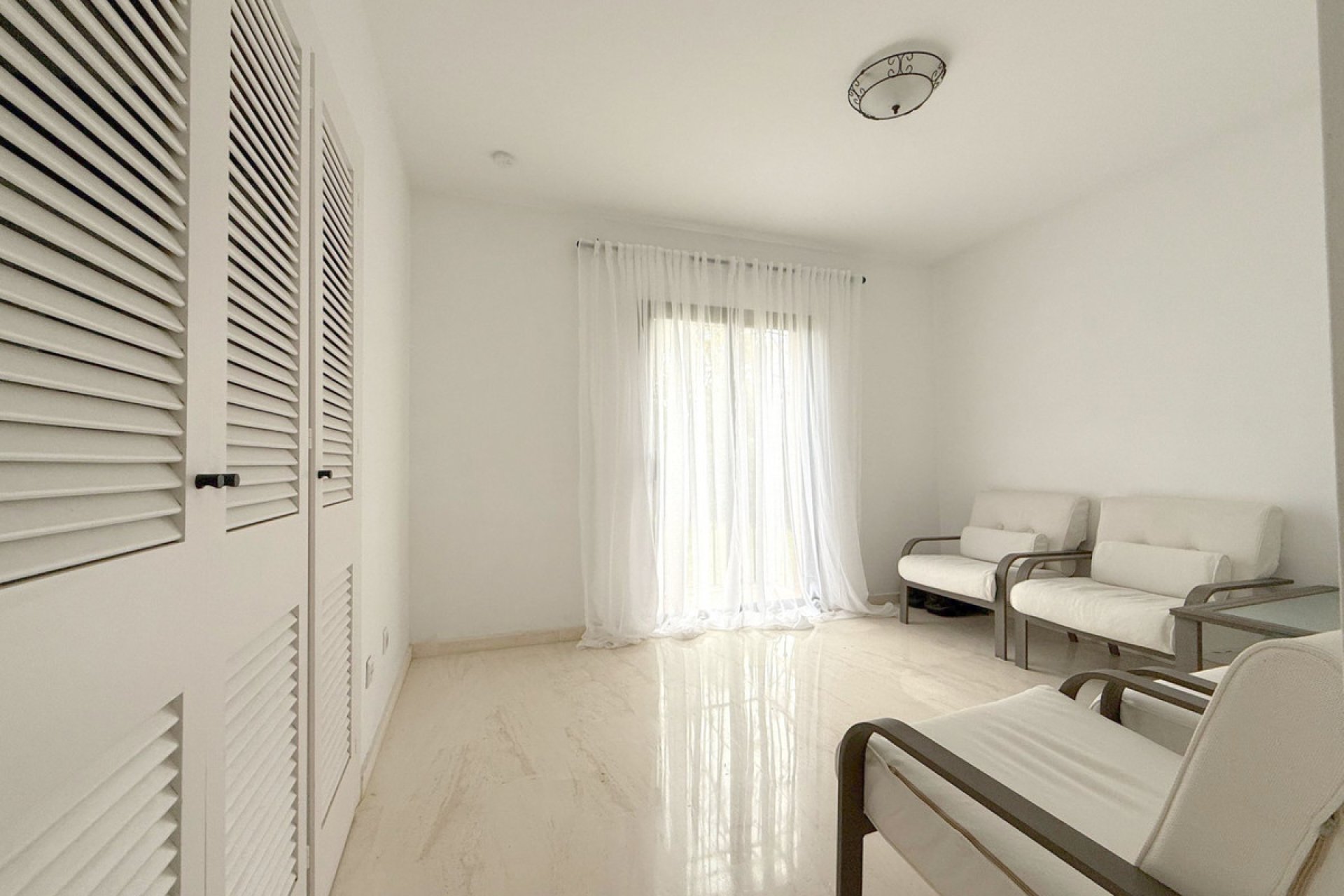 Resale - Apartment - Ground Floor Apartment - Estepona - Estepona Centro